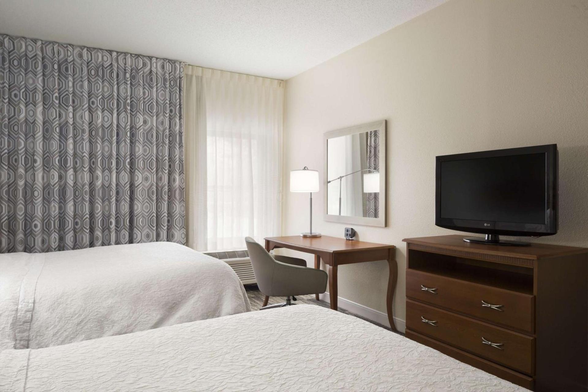Hampton Inn Findlay photo 21