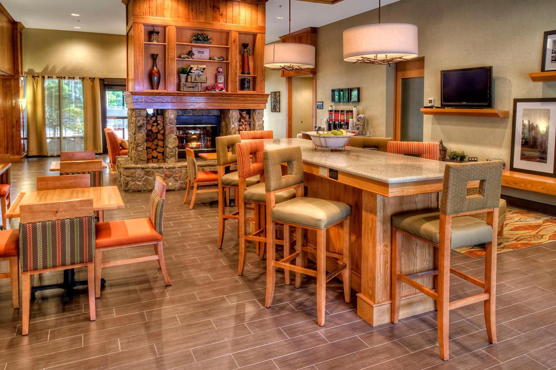 Hampton Inn Franklin, NC photo 8