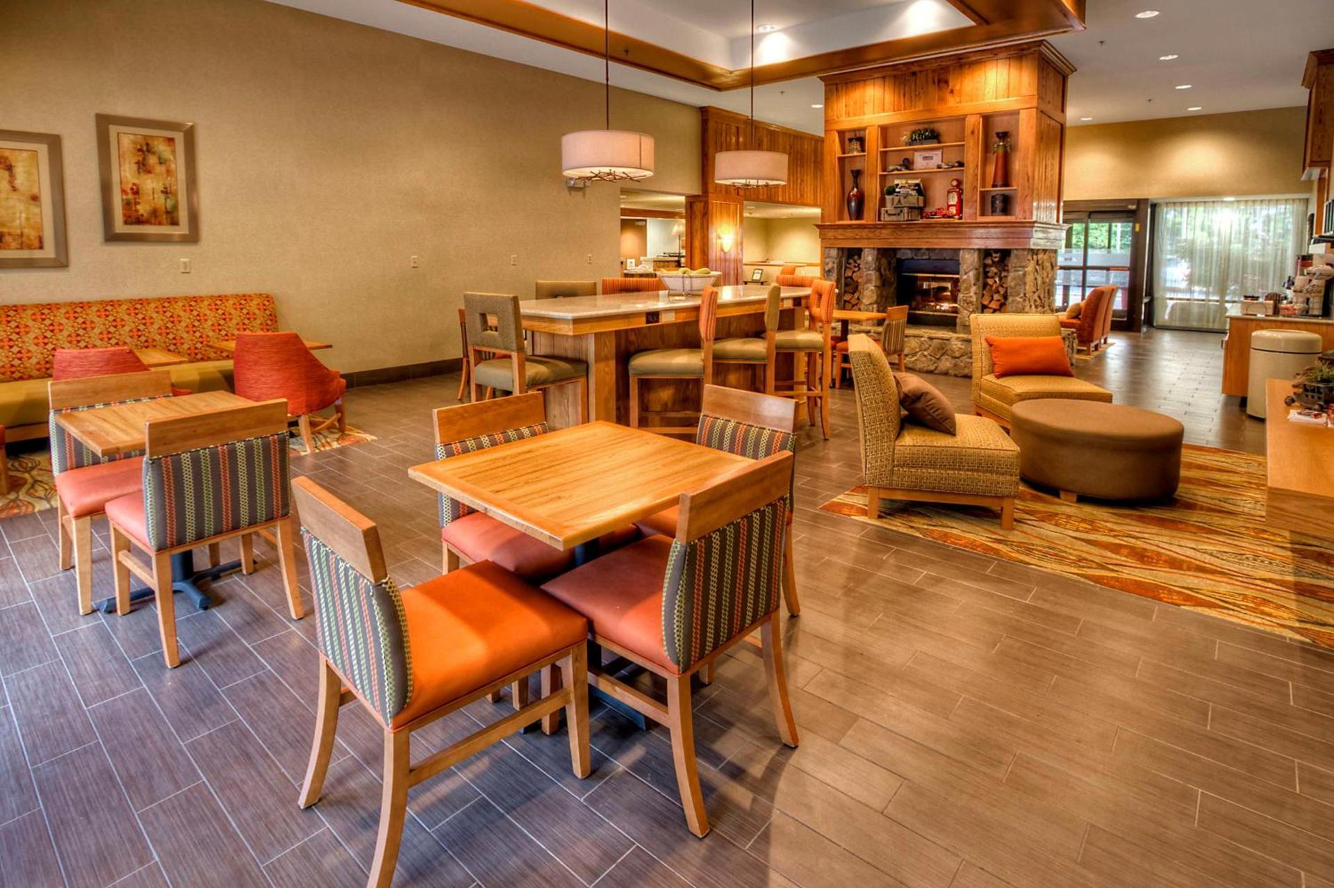 Hampton Inn Franklin, NC photo 9
