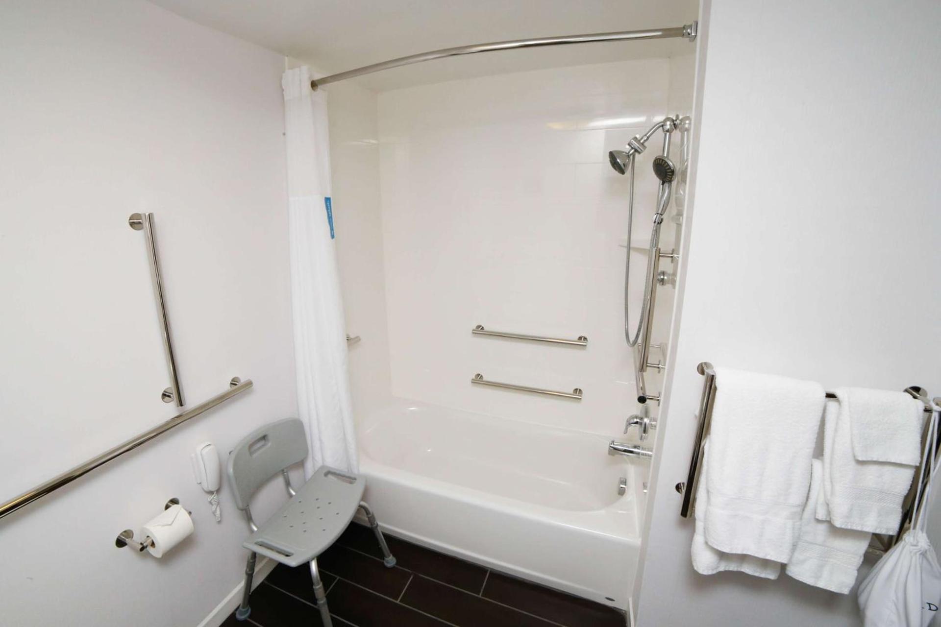 Hampton Inn Franklin, NC photo 17