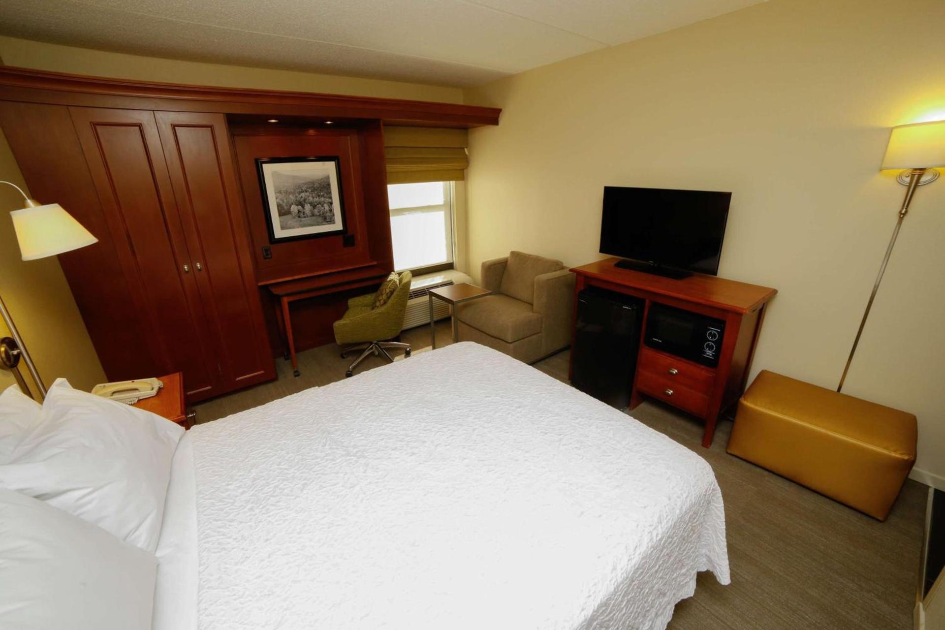 Hampton Inn Franklin, NC photo 24