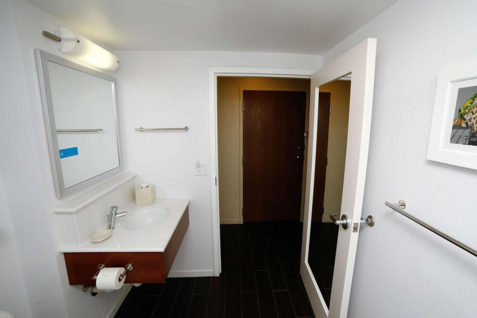Hampton Inn Franklin, NC photo 25