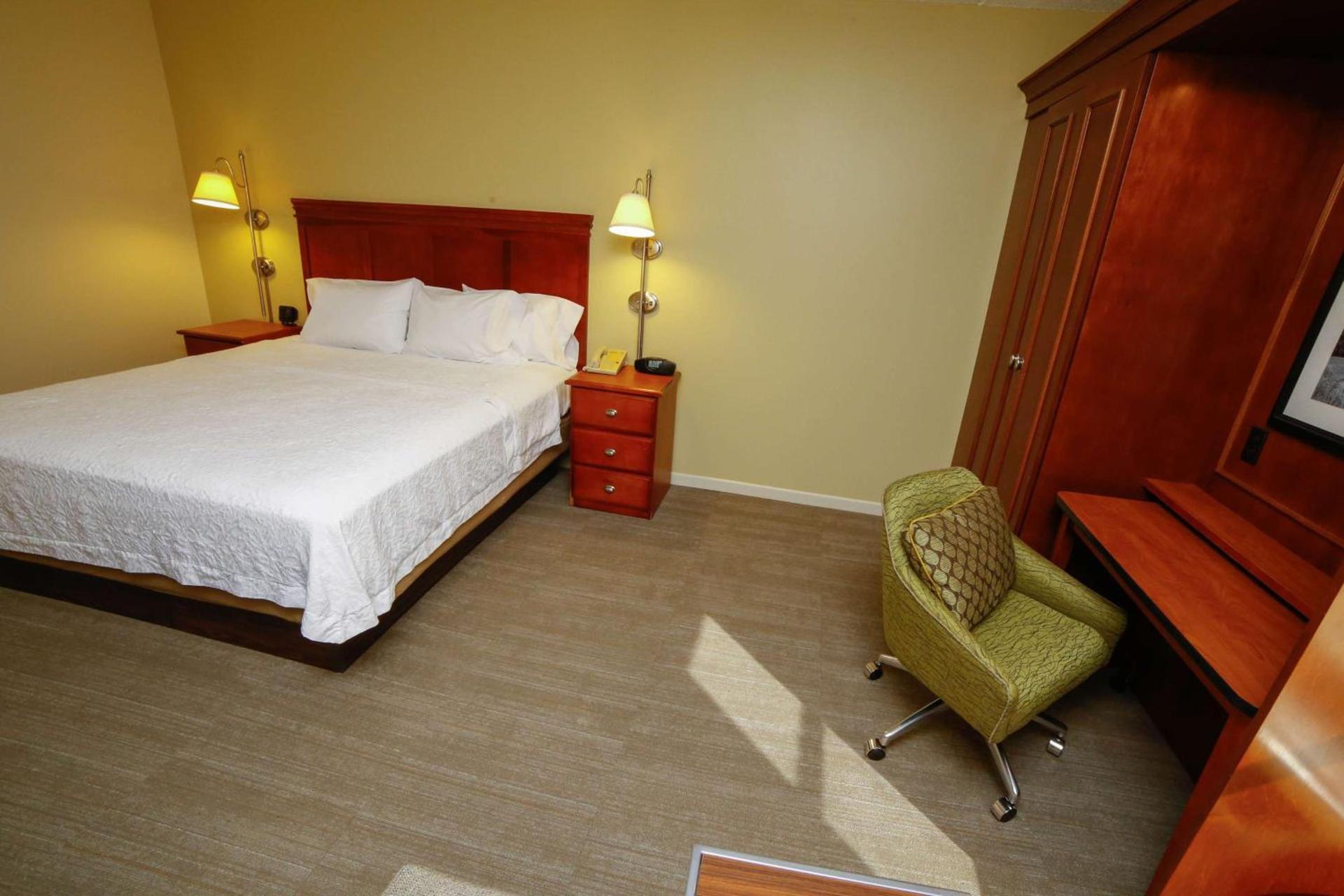 Hampton Inn Franklin, NC photo 29