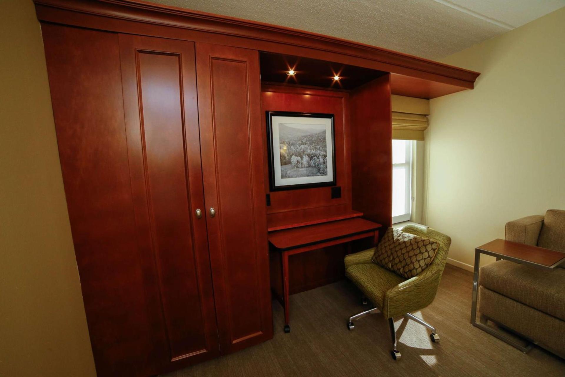 Hampton Inn Franklin, NC photo 31