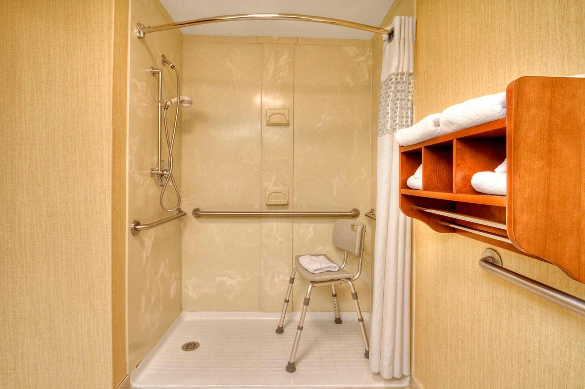 Hampton Inn Franklin, NC photo 36