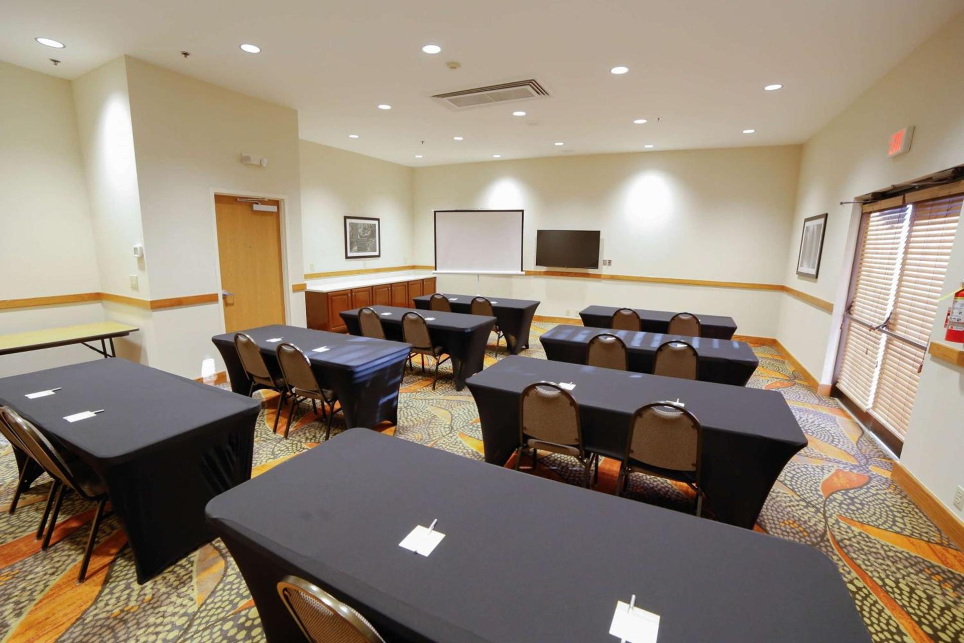 Hampton Inn Franklin, NC photo 40