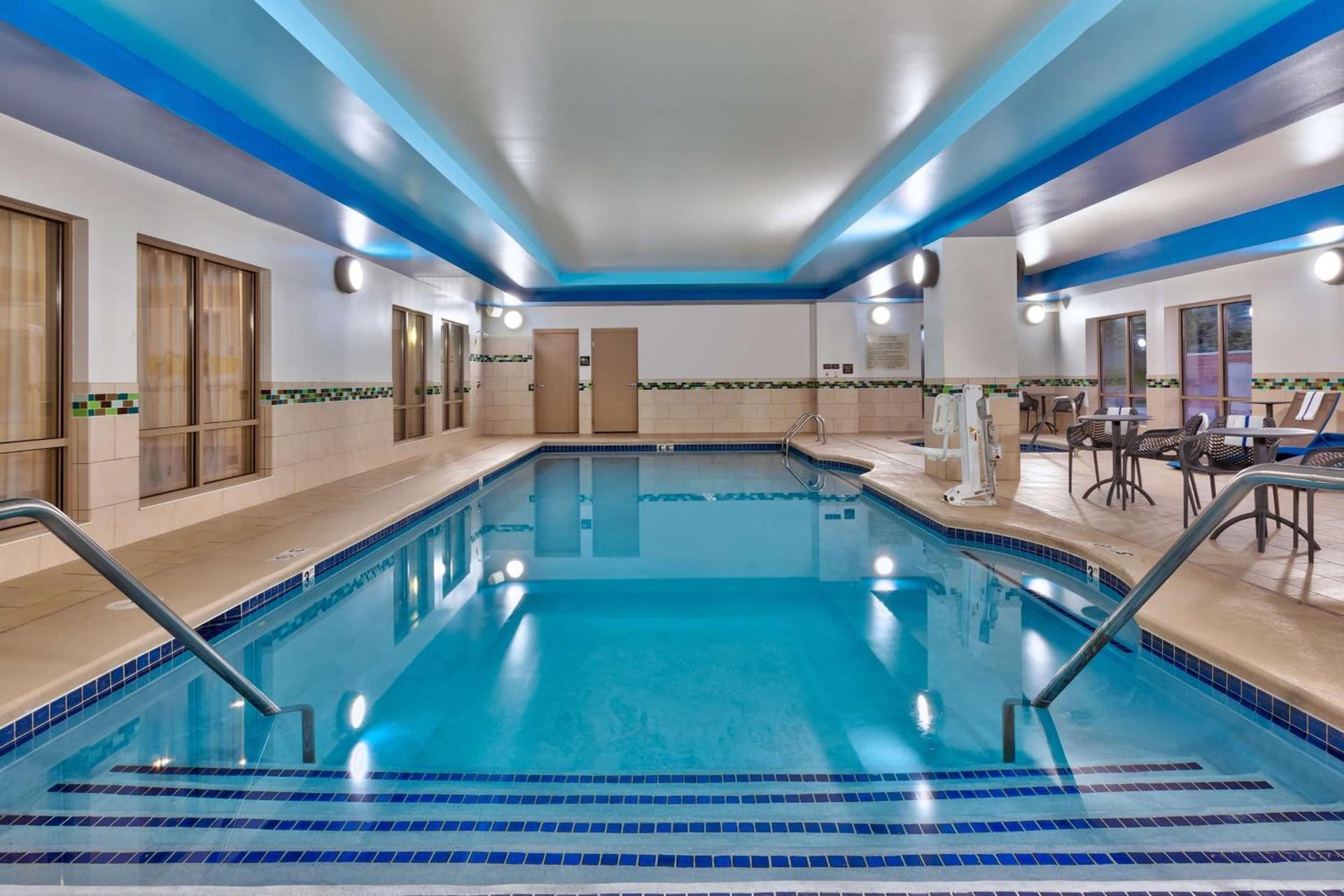 Hampton Inn and Suites Flint/Grand Blanc photo 9