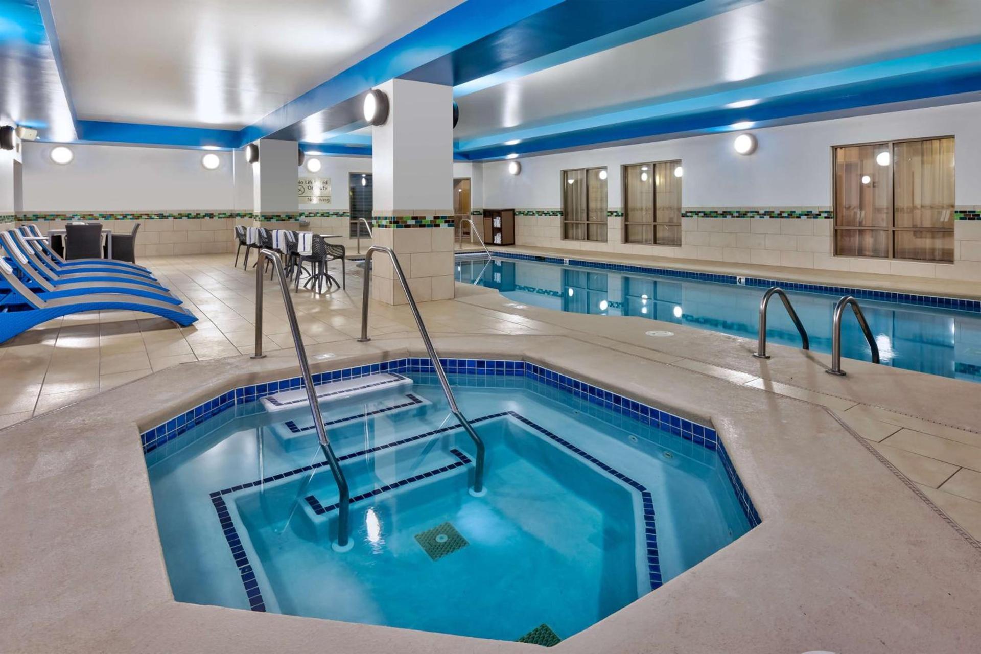 Hampton Inn and Suites Flint/Grand Blanc photo 10