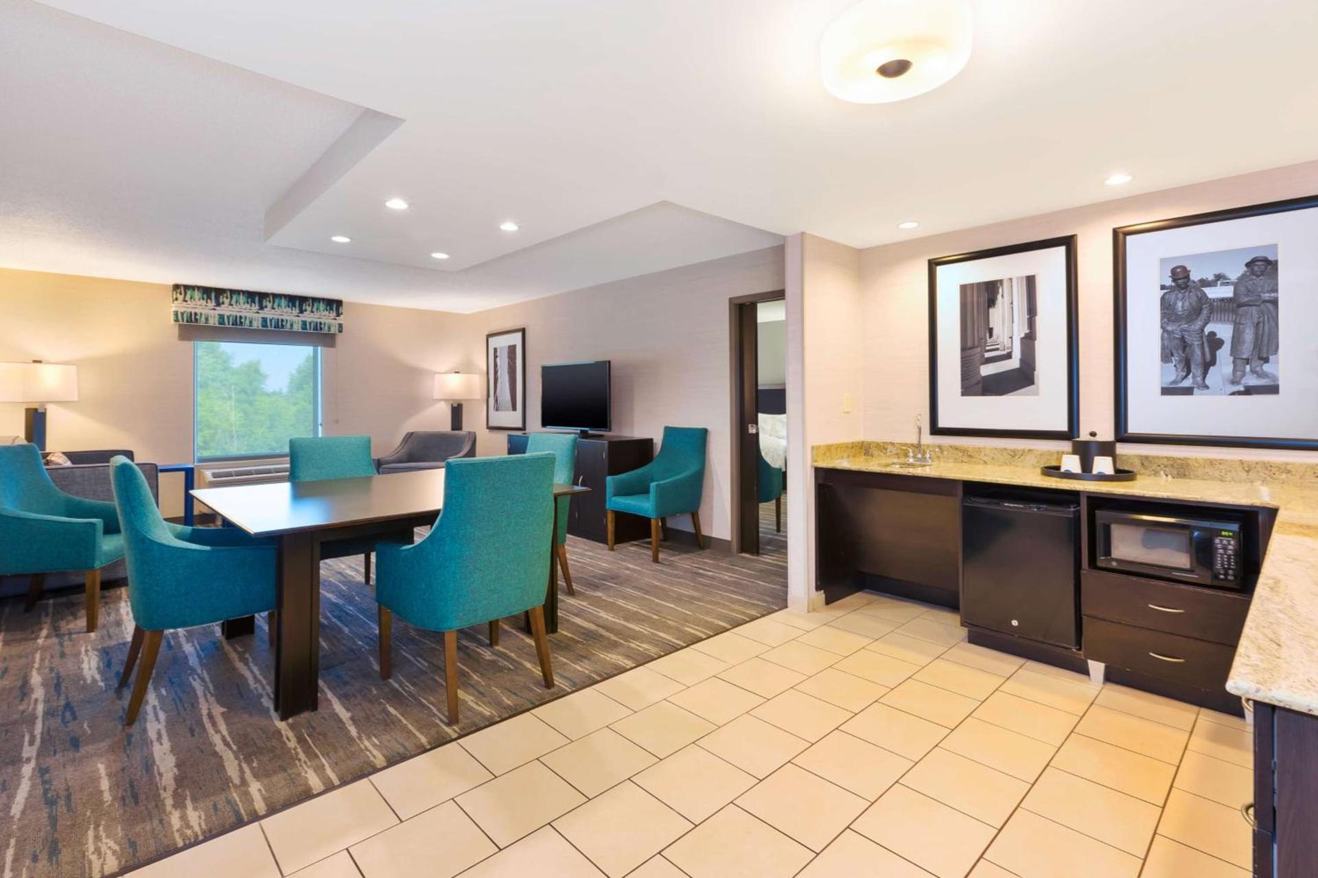 Hampton Inn and Suites Flint/Grand Blanc photo 18