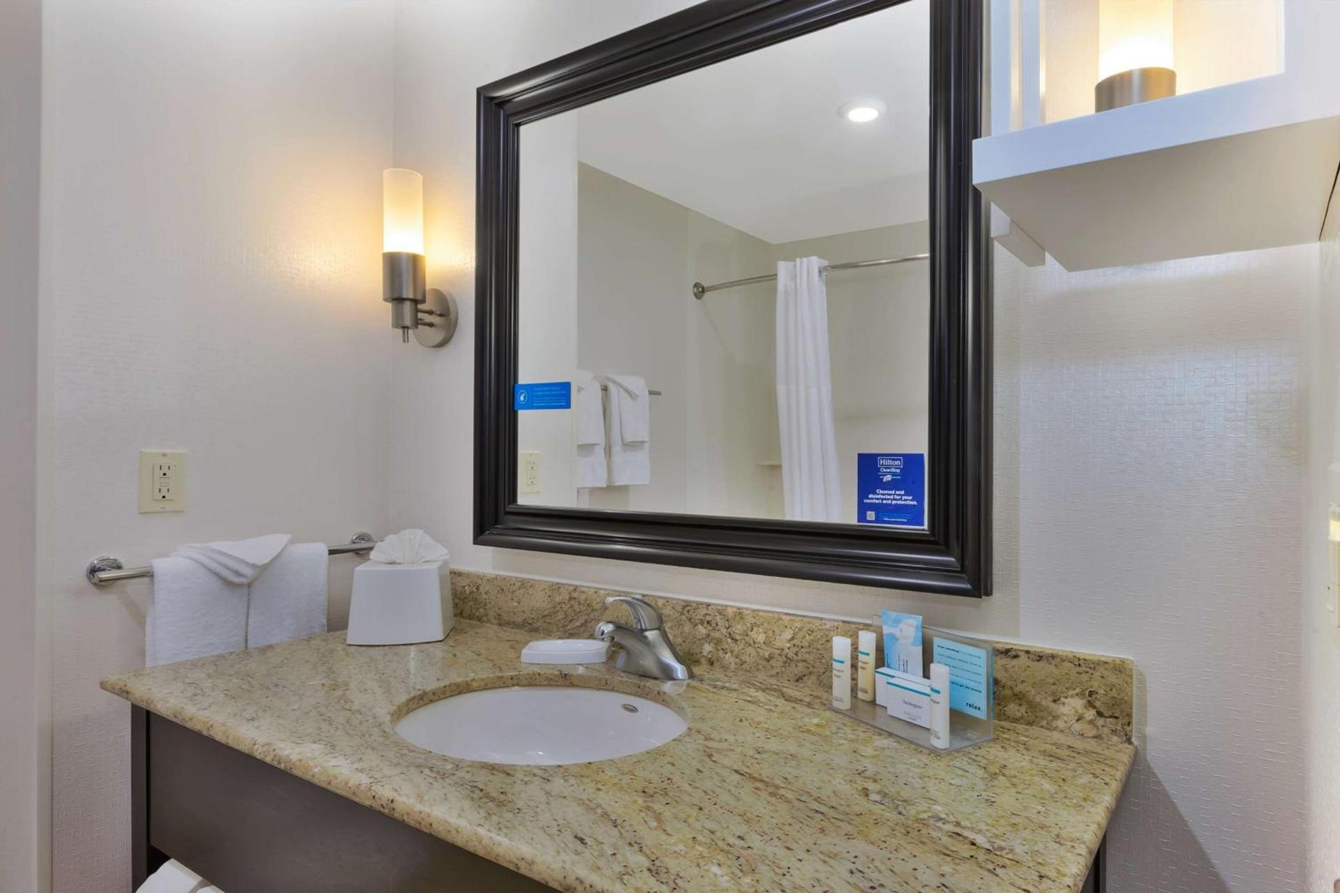 Hampton Inn and Suites Flint/Grand Blanc photo 30