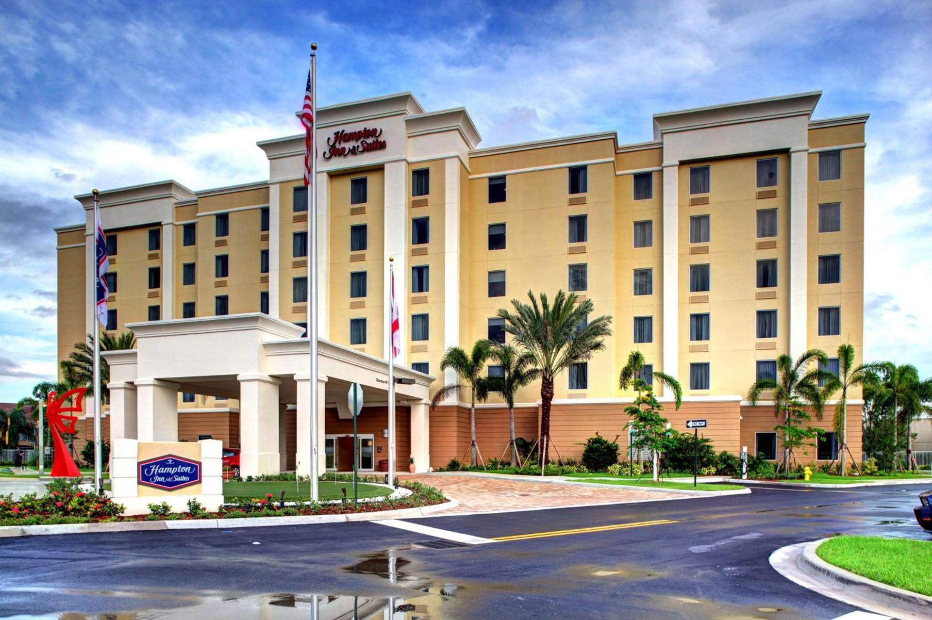Hampton Inn and Suites Coconut Creek photo 1