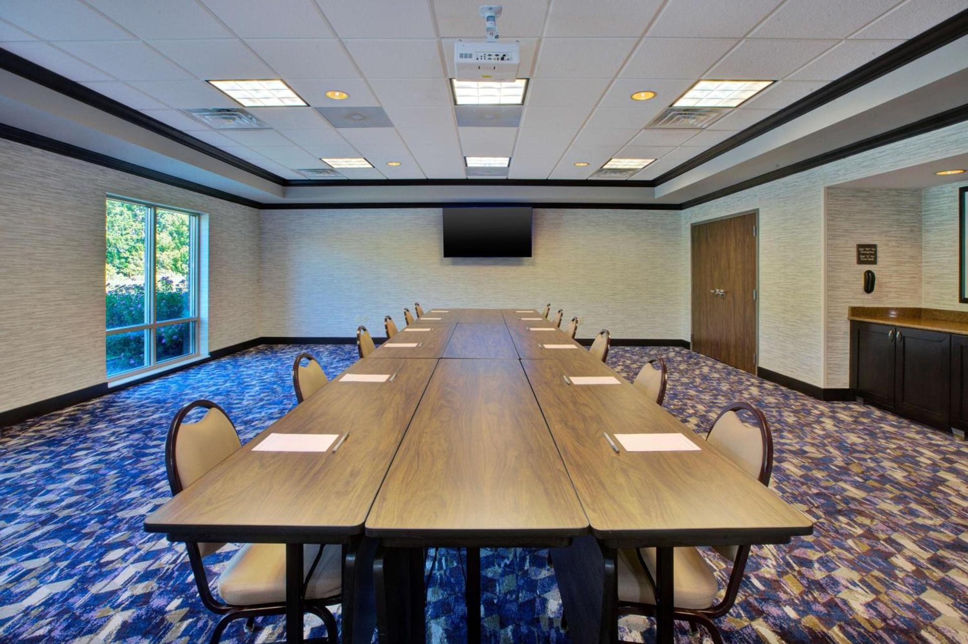 Hampton Inn and Suites Flint/Grand Blanc photo 32