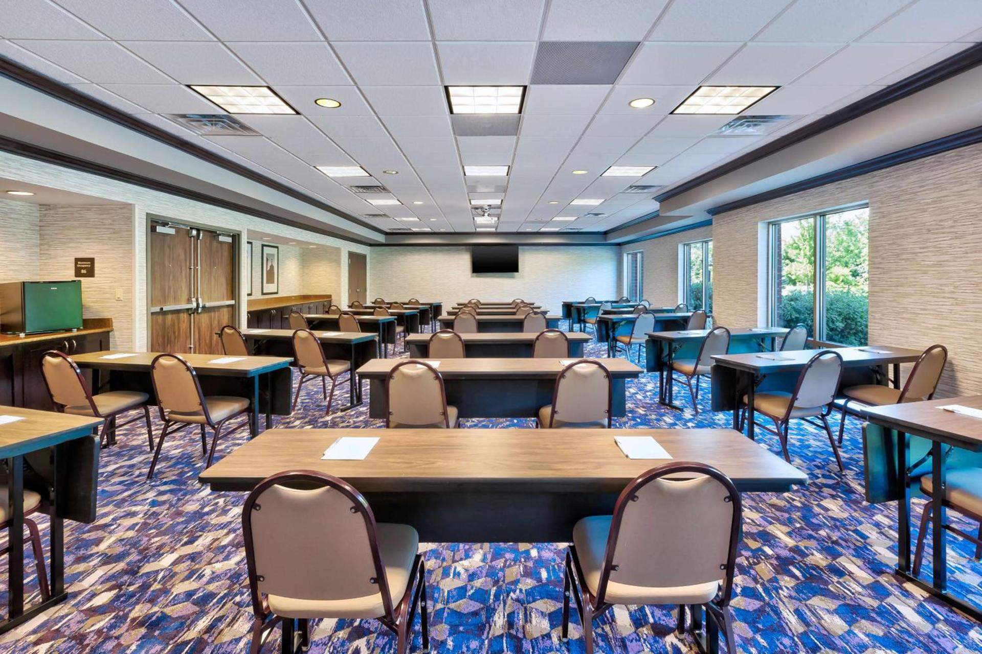 Hampton Inn and Suites Flint/Grand Blanc photo 33