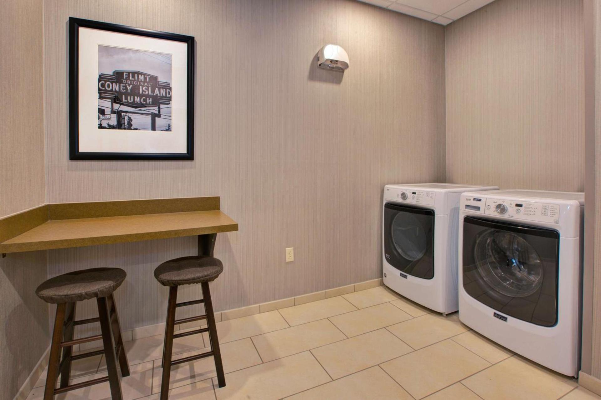 Hampton Inn and Suites Flint/Grand Blanc photo 34