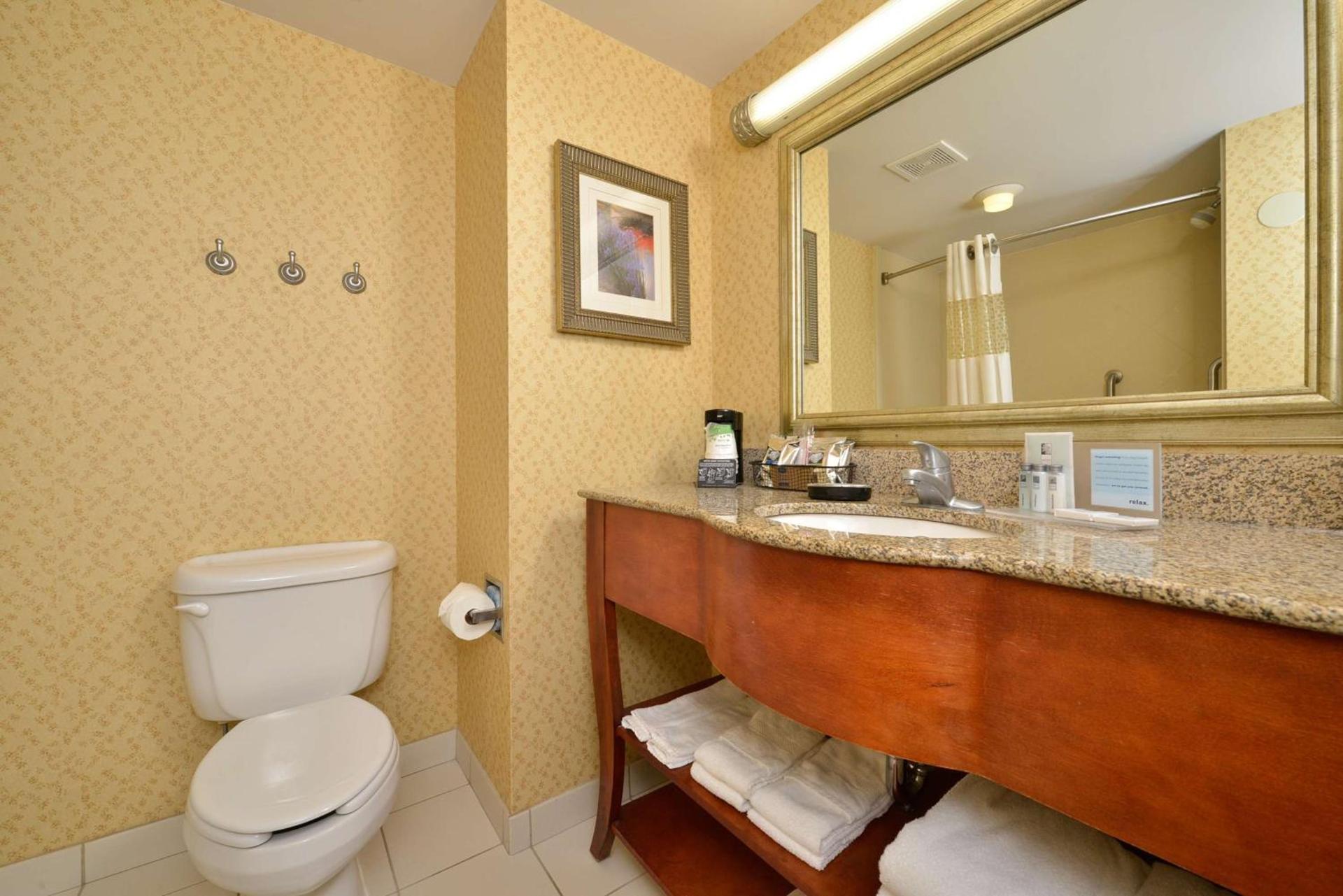 Hampton Inn Farmville photo 14