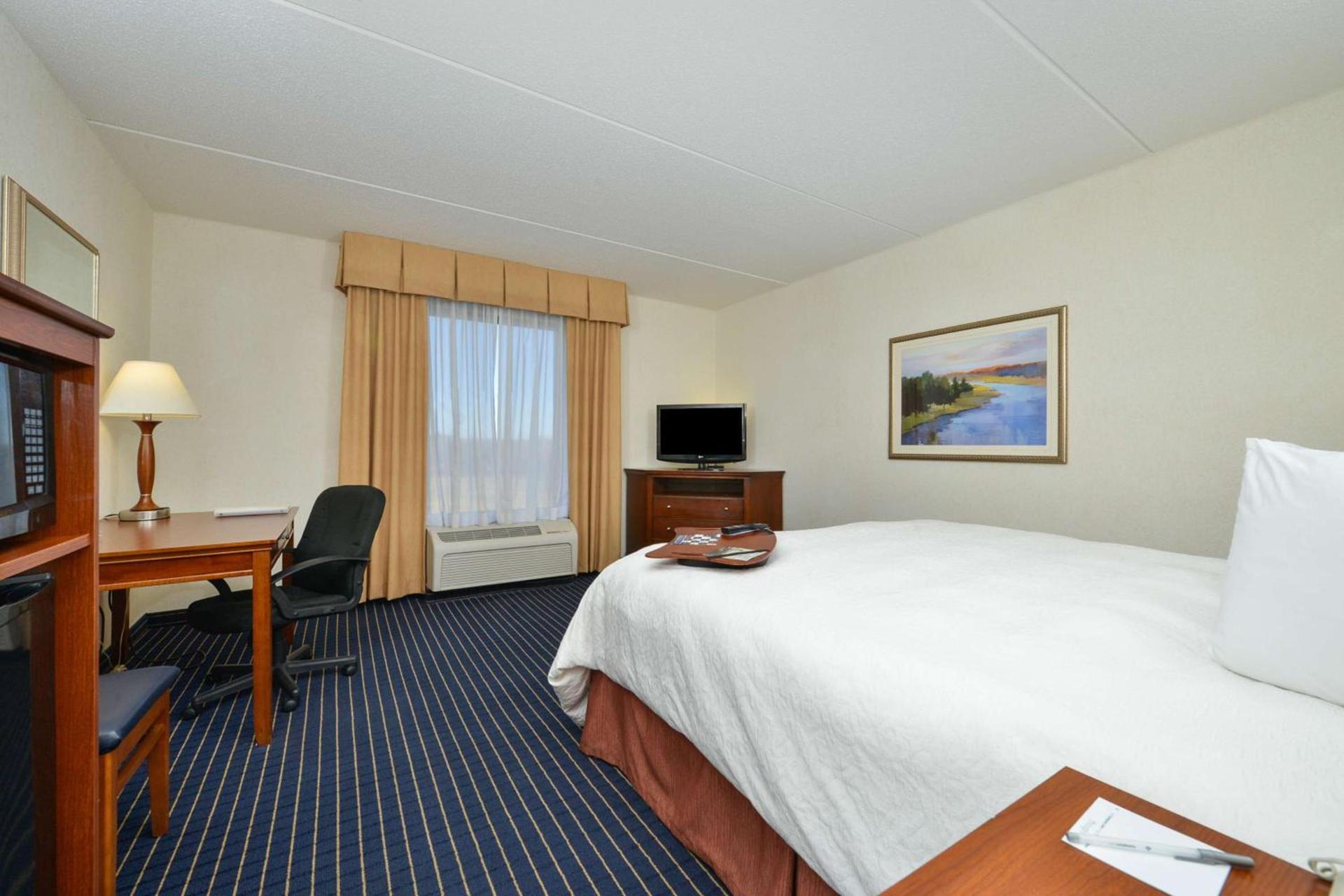 Hampton Inn Farmville photo 33