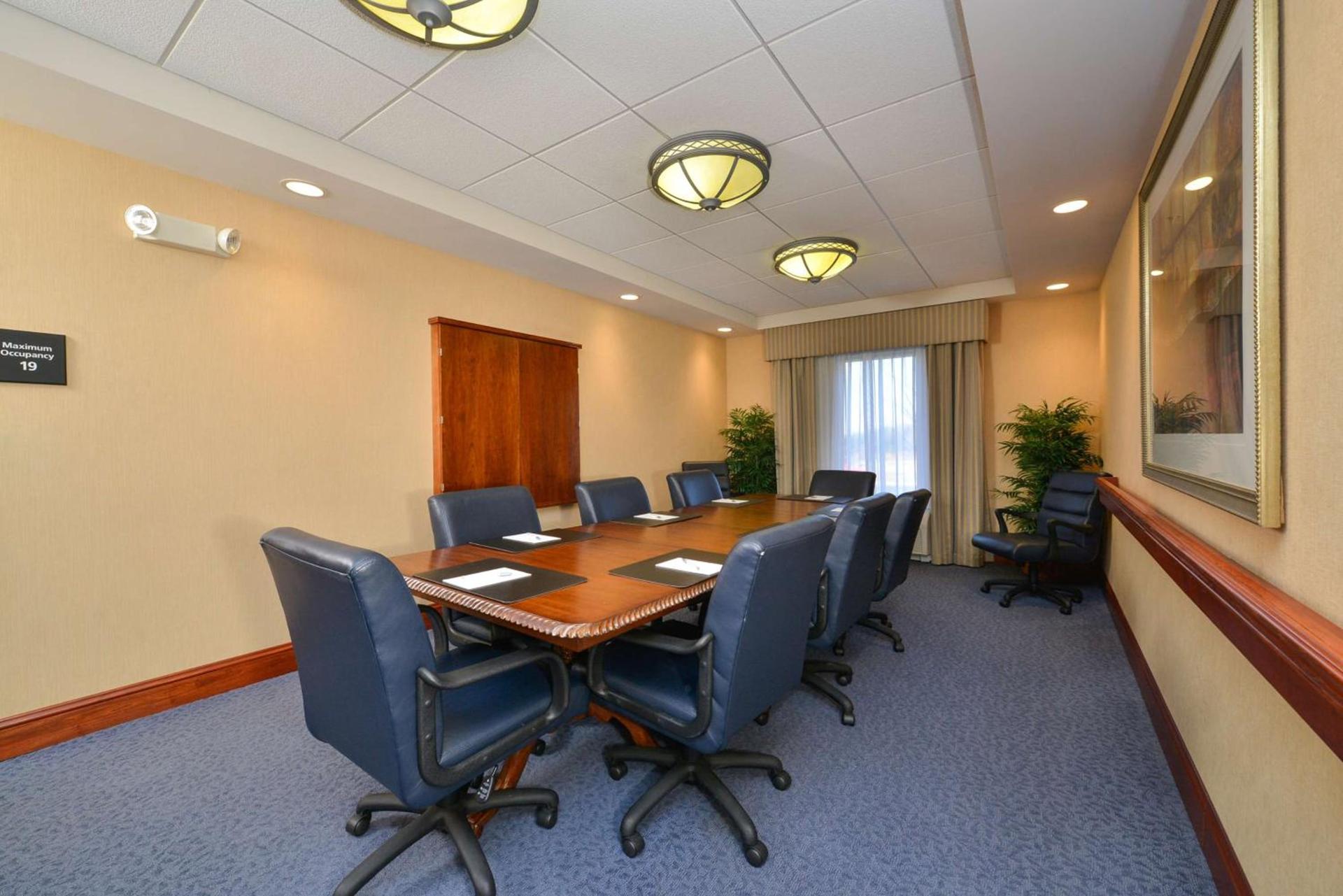 Hampton Inn Farmville photo 35