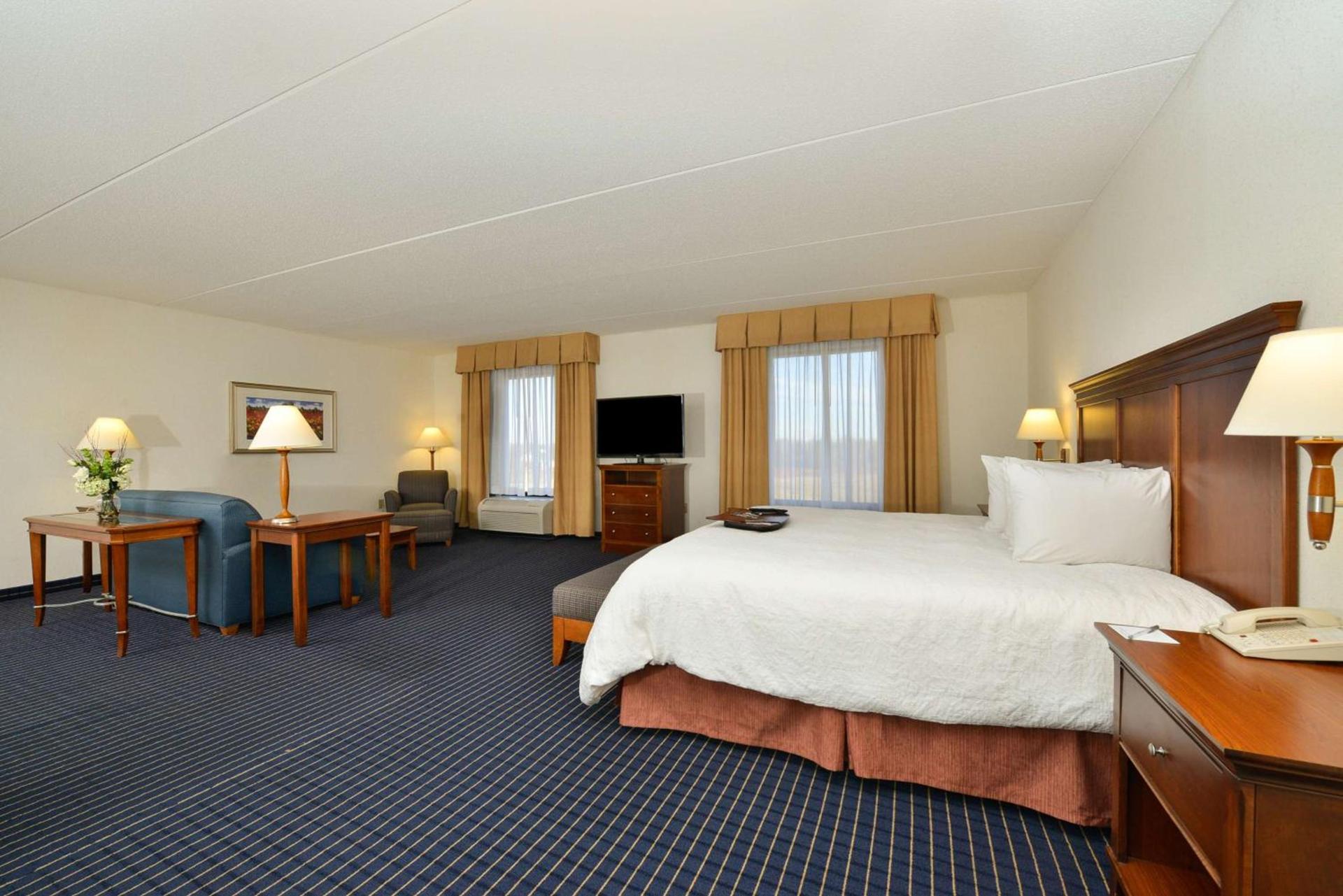 Hampton Inn Farmville photo 52