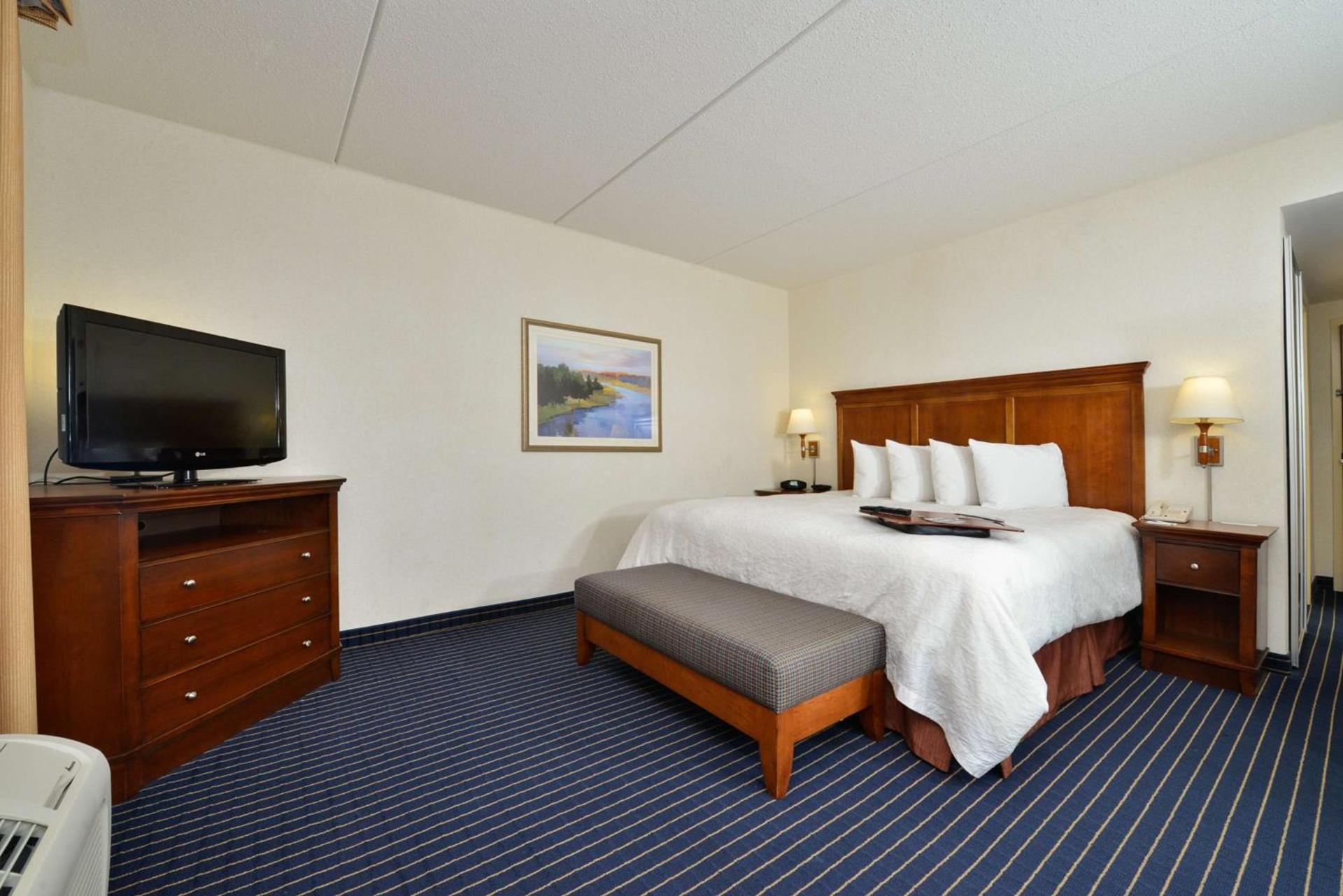 Hampton Inn Farmville photo 54