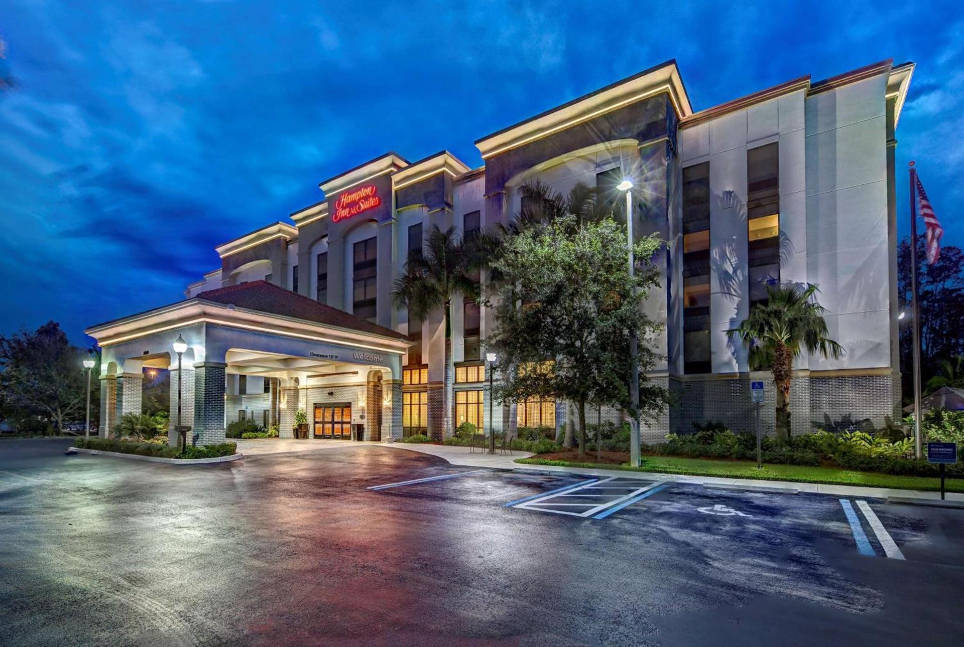 Hampton Inn & Suites Fort Myers Estero — hotel in Estero