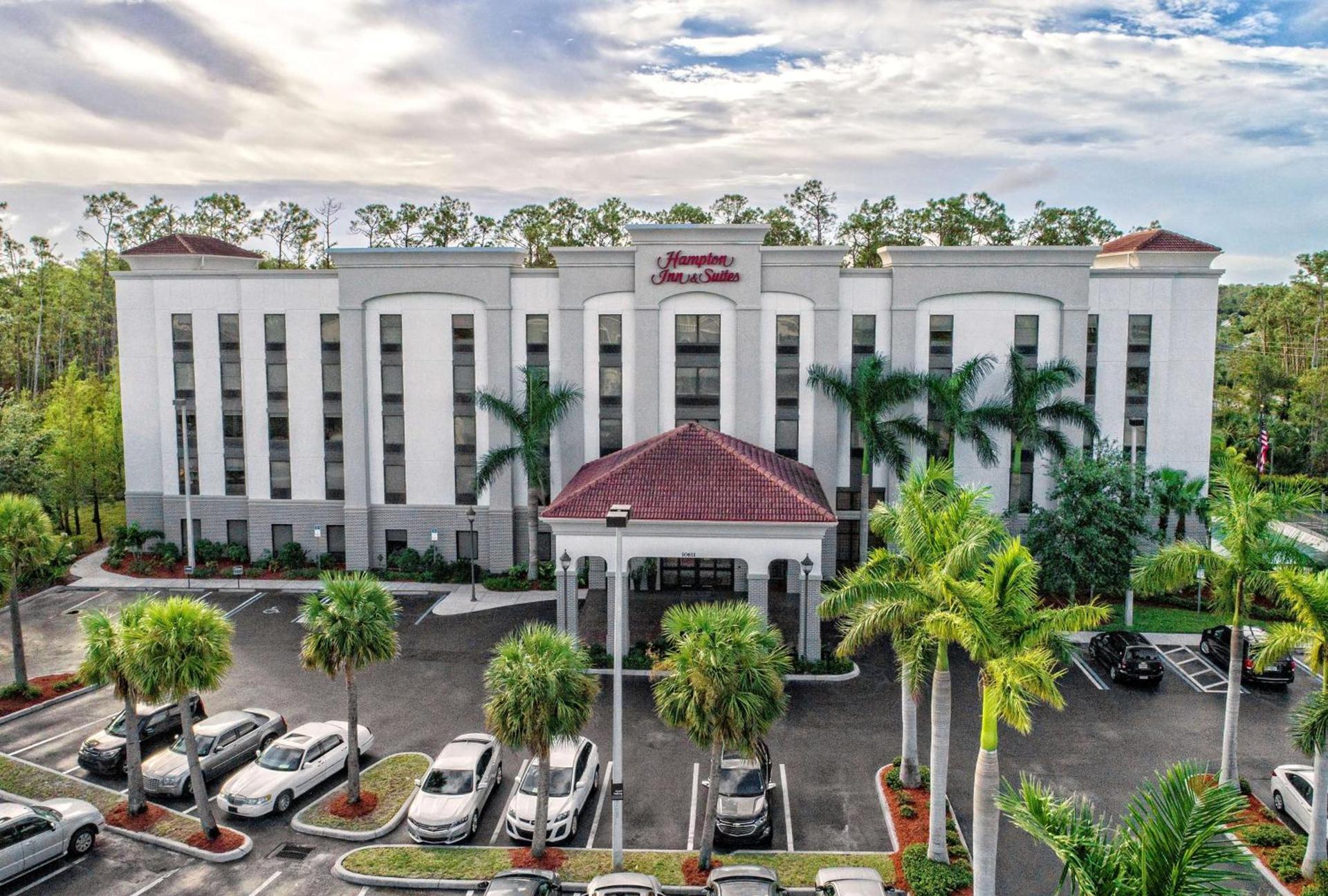 Hampton Inn & Suites Fort Myers Estero photo 2