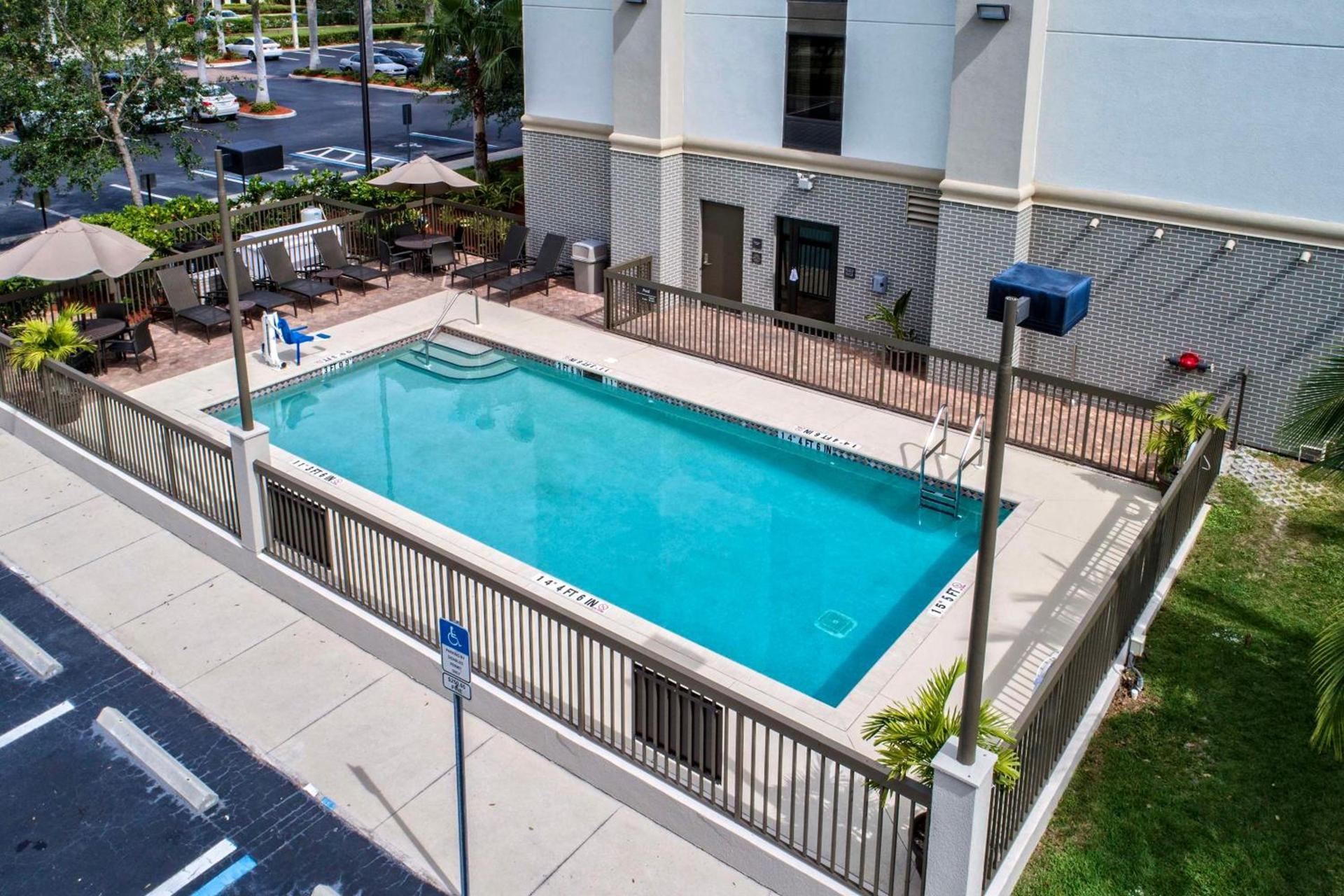Hampton Inn & Suites Fort Myers Estero photo 7