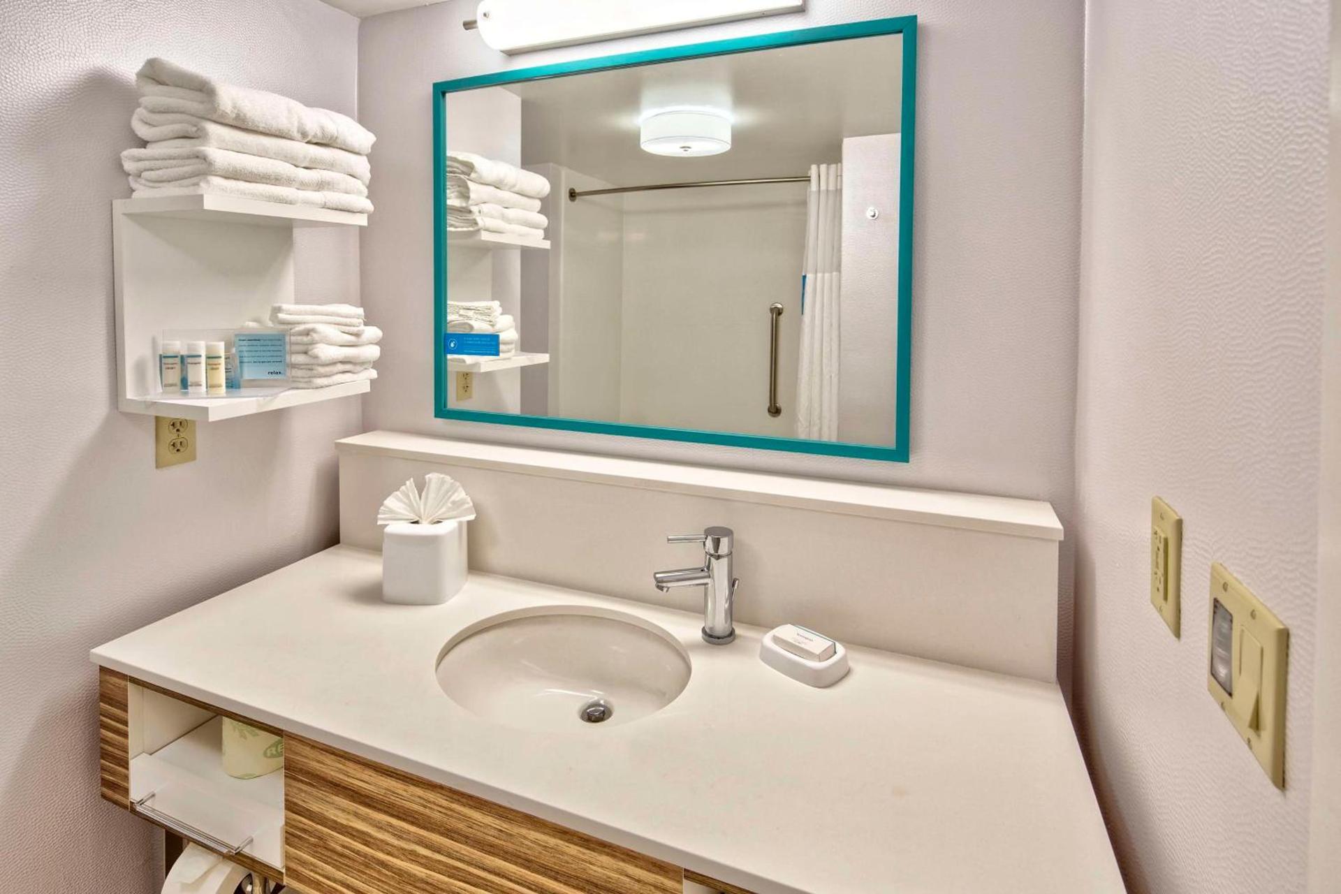 Hampton Inn & Suites Fort Myers Estero photo 17