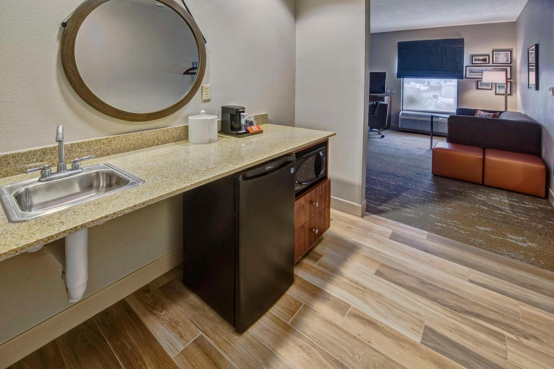 Hampton Inn & Suites Fort Myers Estero photo 39