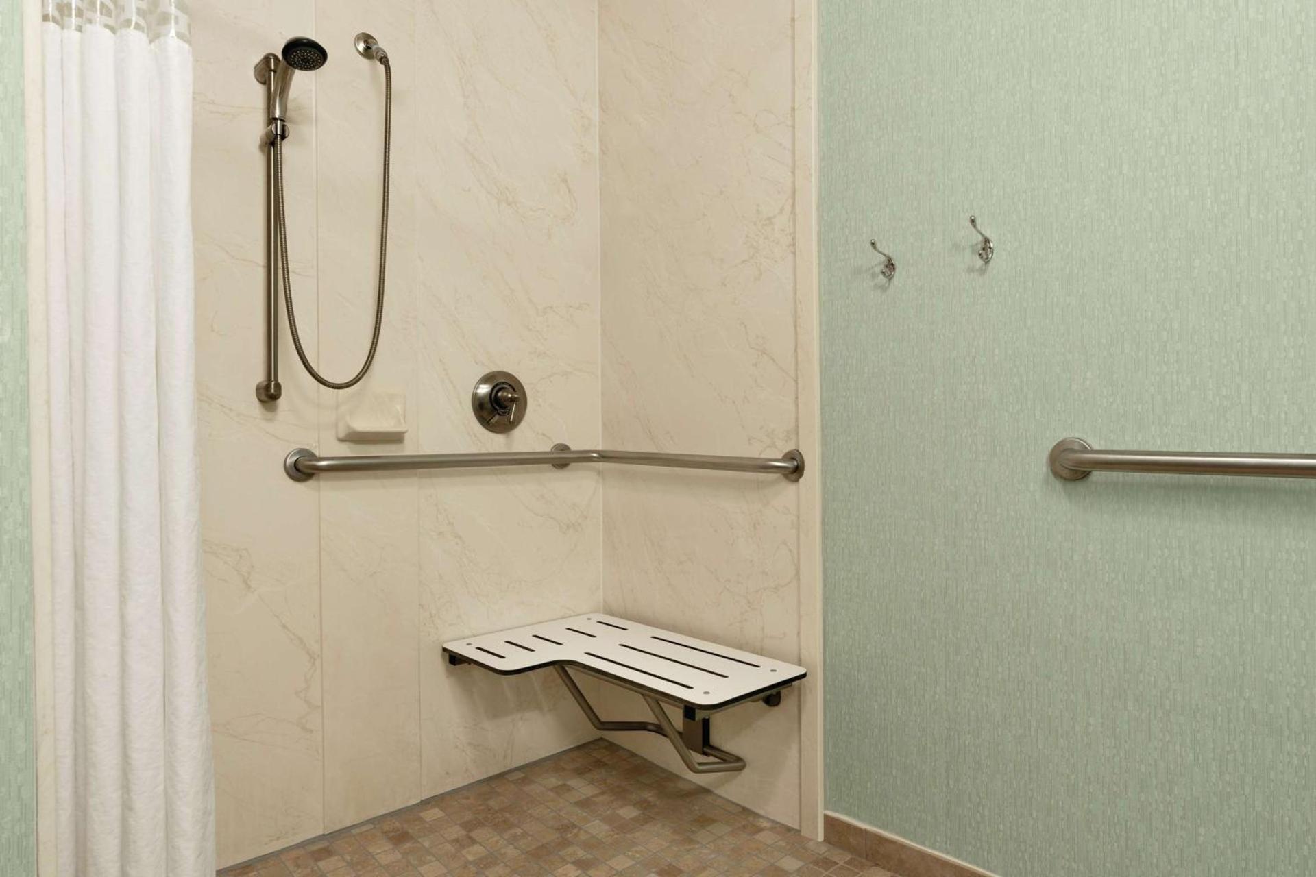 Hampton Inn Franklin photo 17