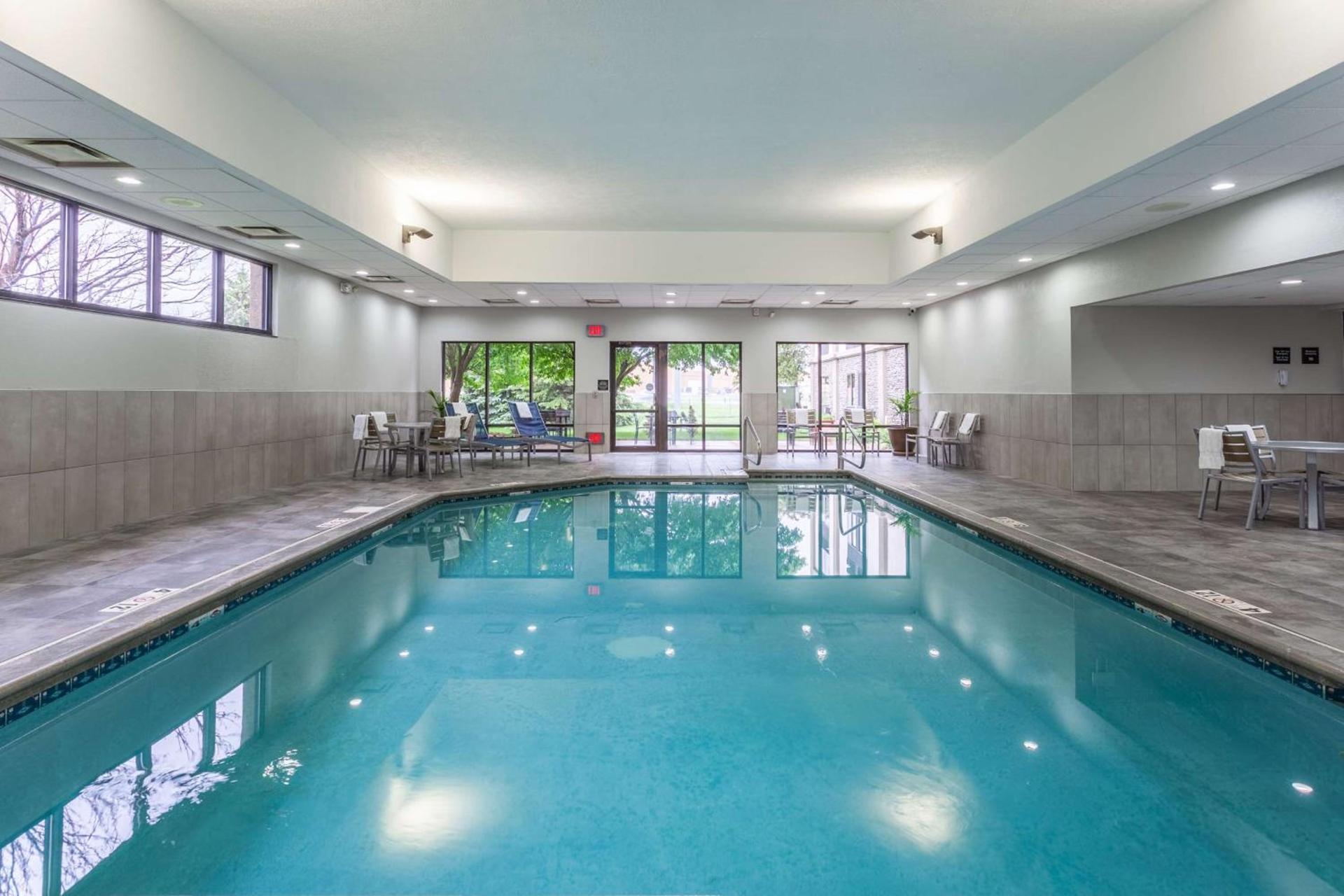 Hampton Inn Sioux Falls photo 6