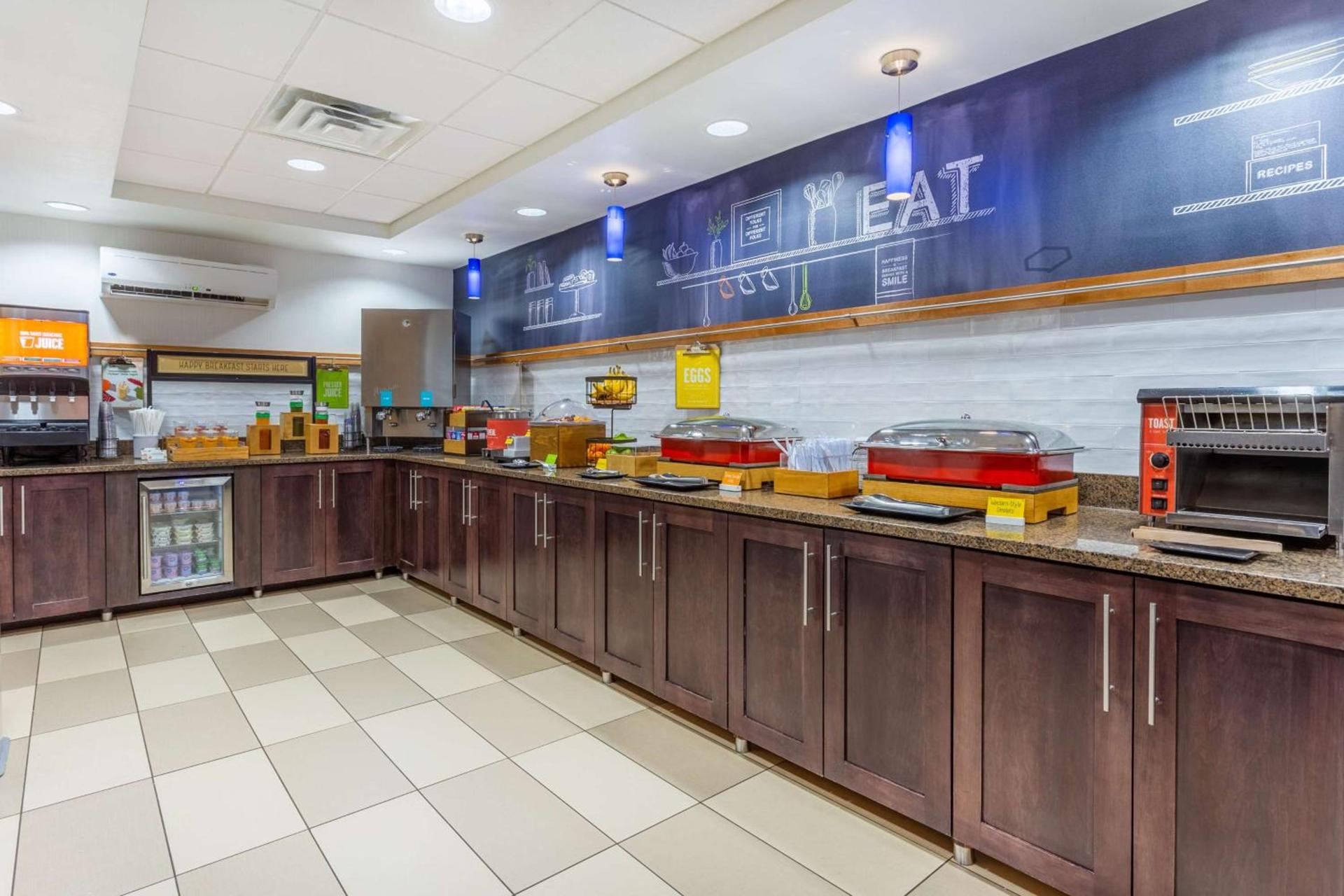 Hampton Inn Sioux Falls photo 7