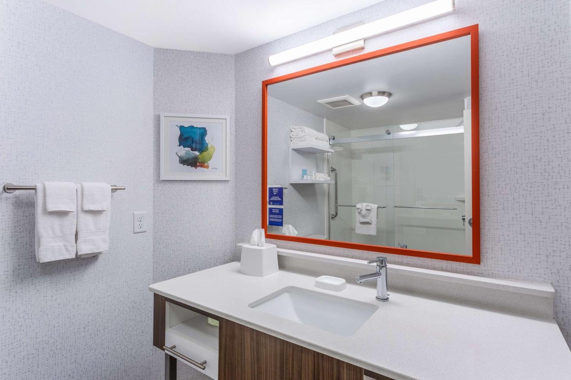 Hampton Inn Sioux Falls photo 16
