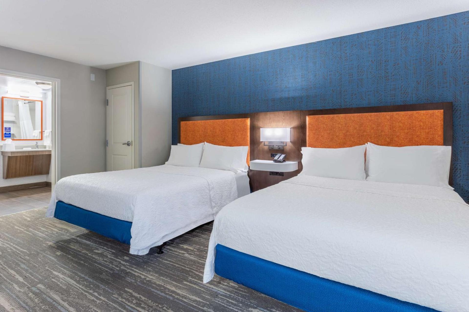 Hampton Inn Sioux Falls photo 18