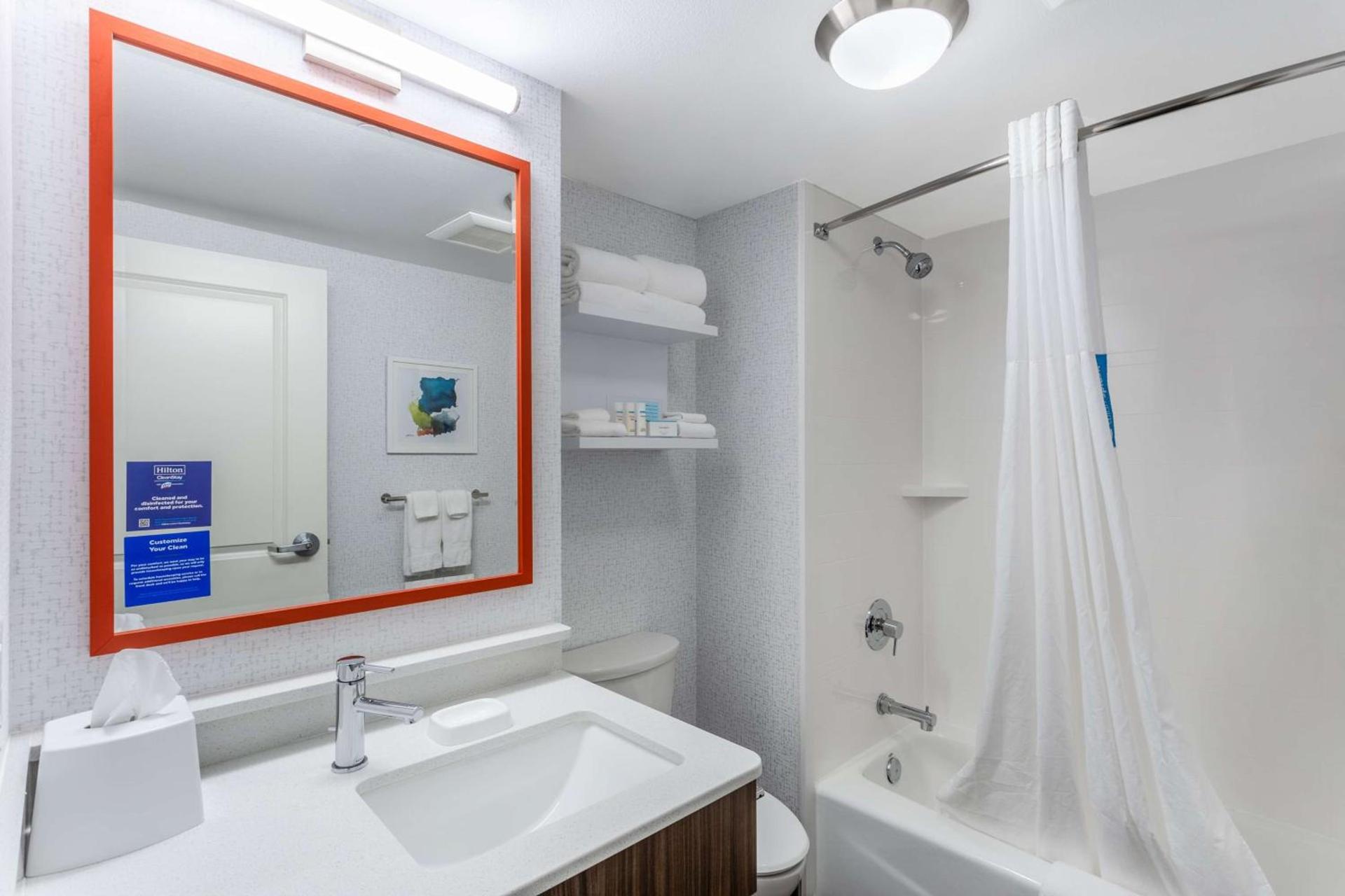 Hampton Inn Sioux Falls photo 21