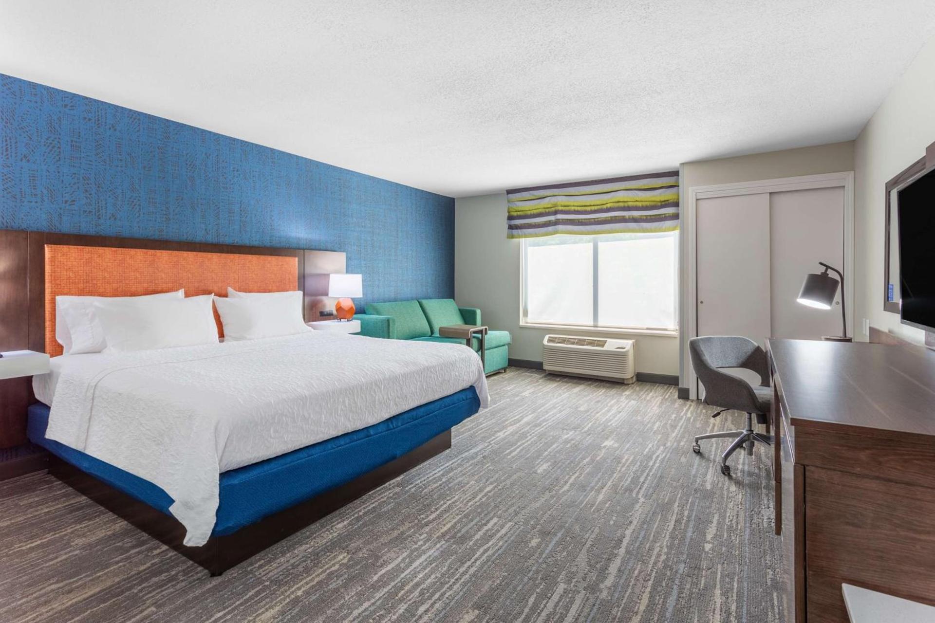 Hampton Inn Sioux Falls photo 29