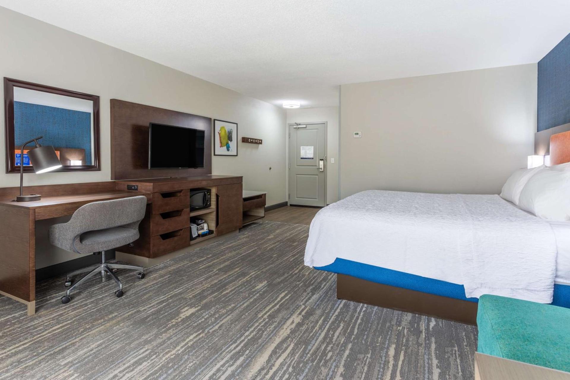 Hampton Inn Sioux Falls photo 31
