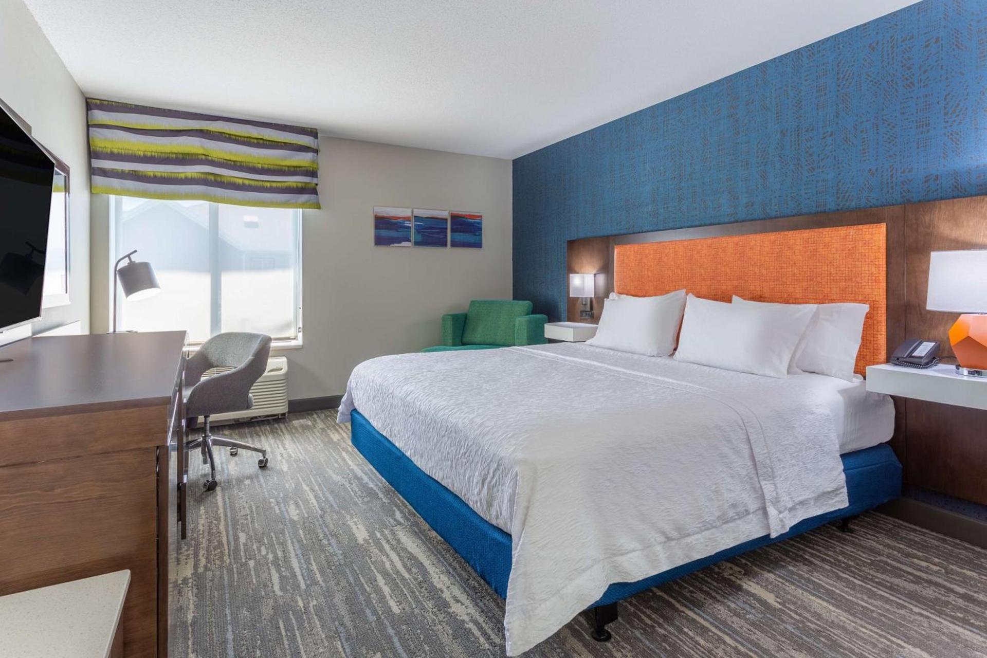 Hampton Inn Sioux Falls photo 32