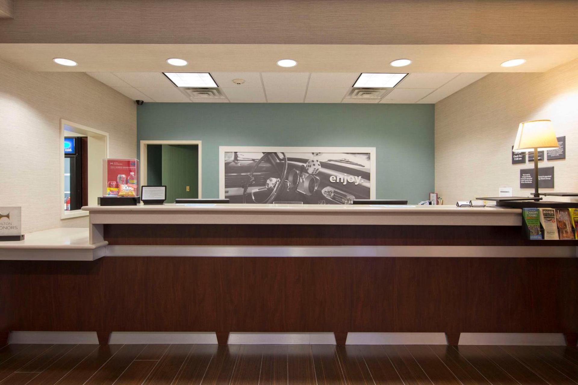 Hampton Inn Front Royal photo 3