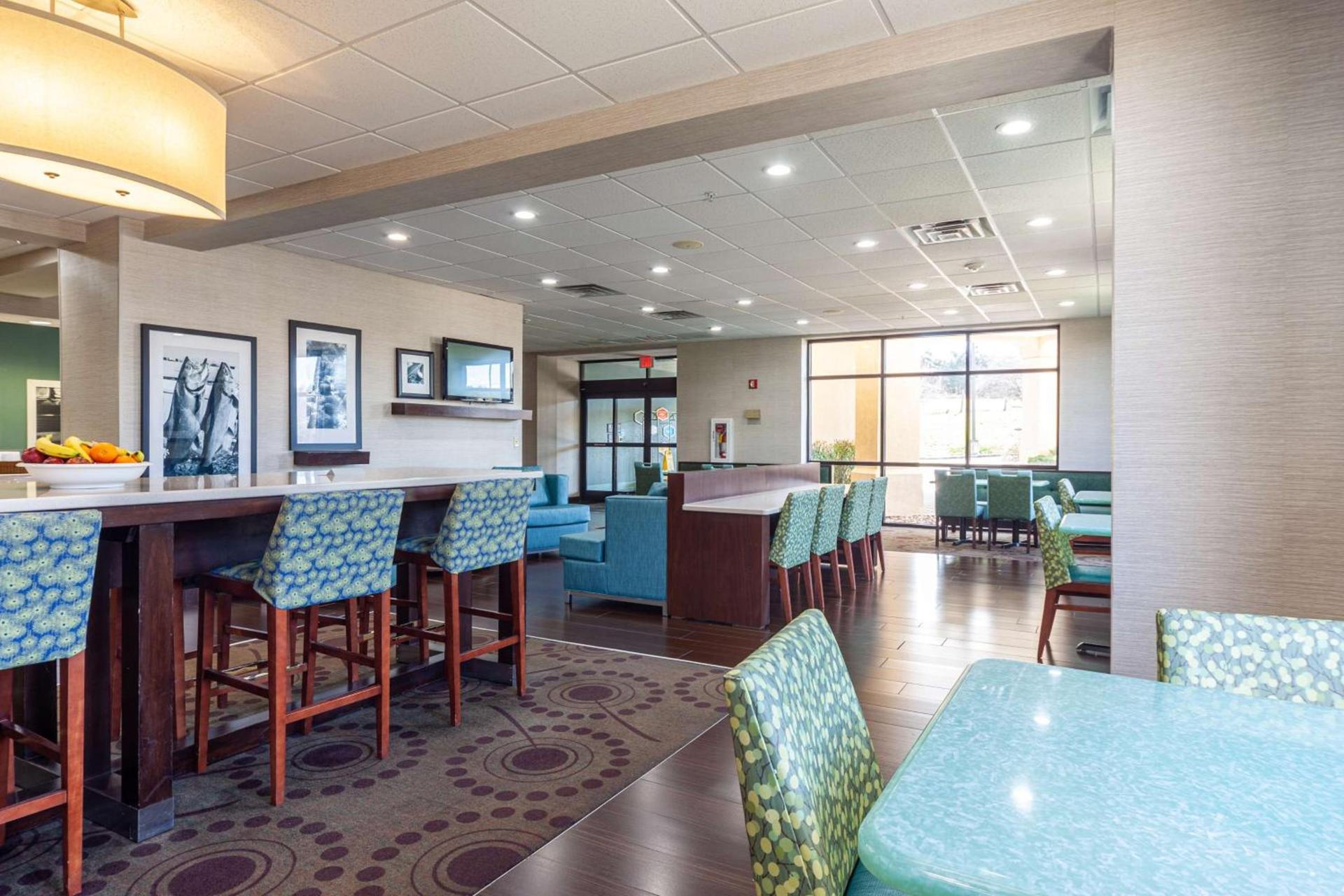Hampton Inn Front Royal photo 4