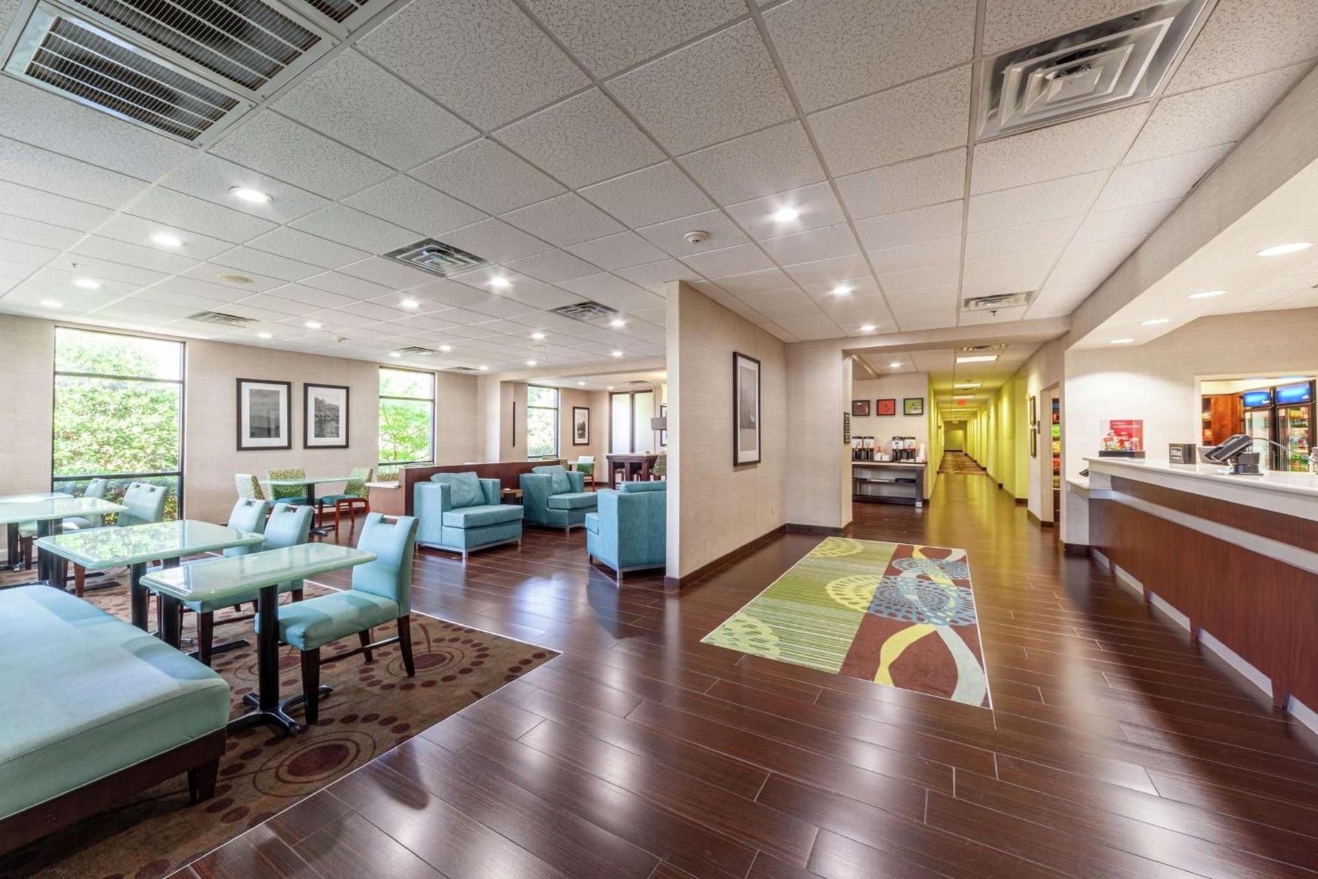 Hampton Inn Front Royal photo 10