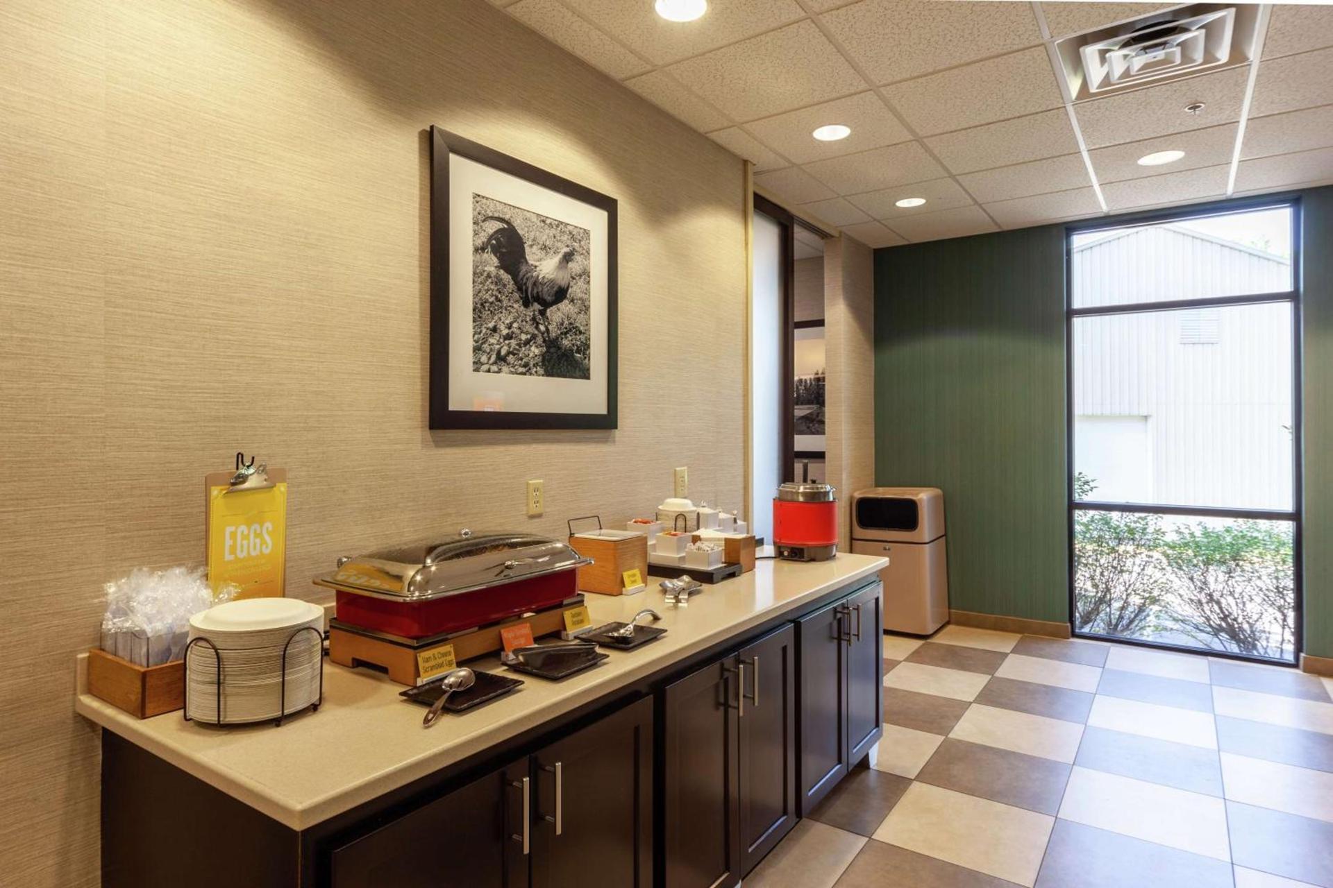 Hampton Inn Front Royal photo 14