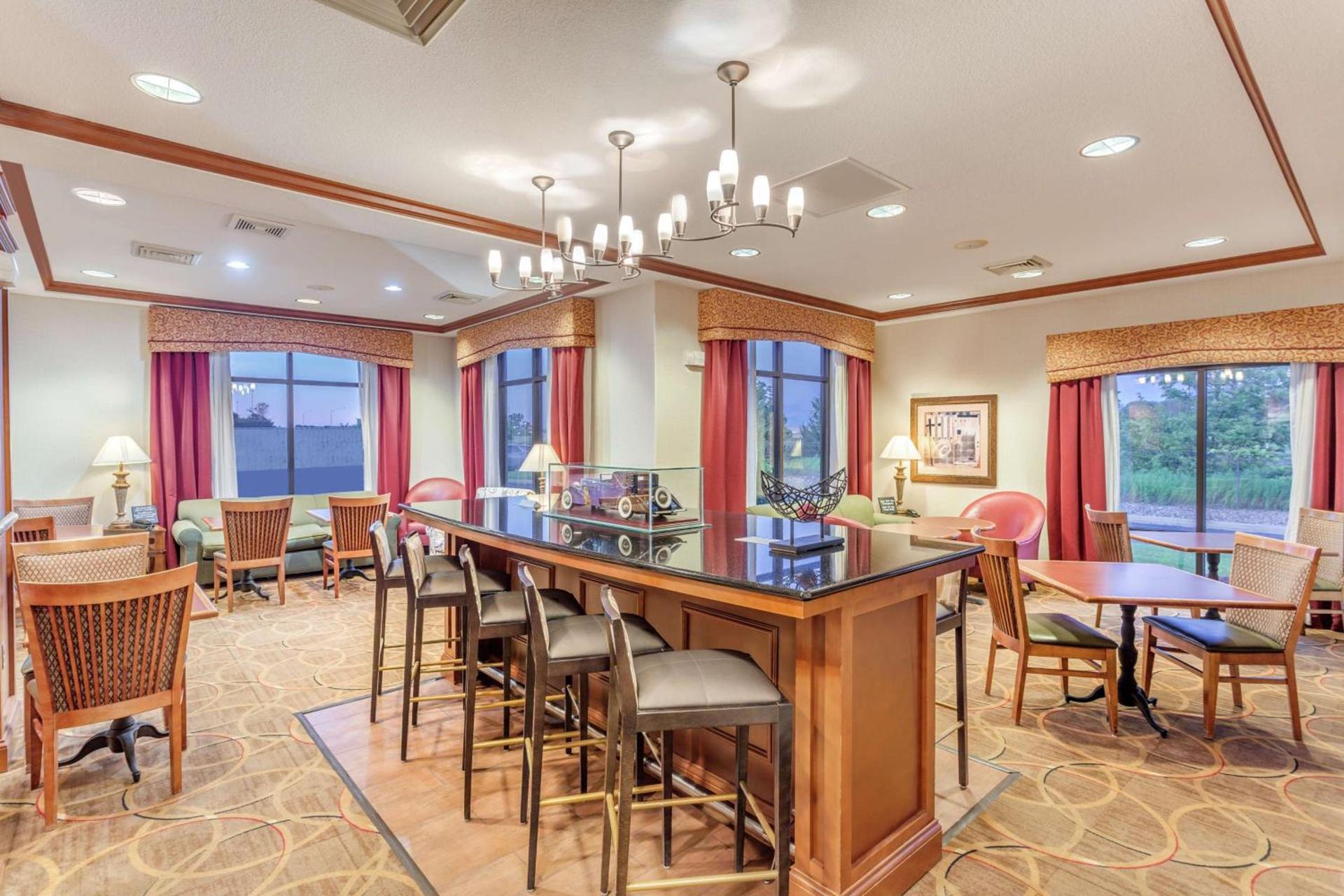 Hampton Inn Auburn photo 5