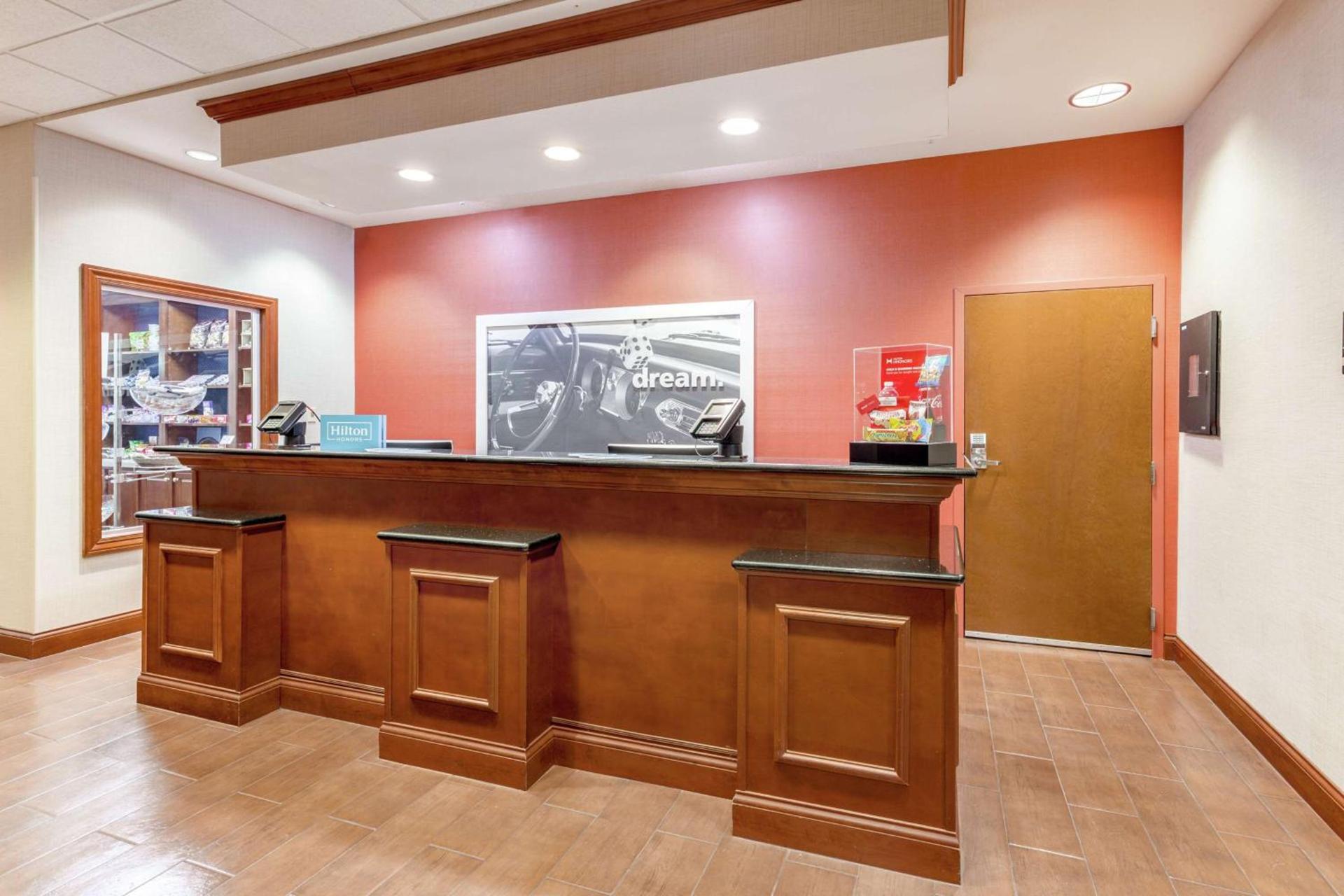 Hampton Inn Auburn photo 6