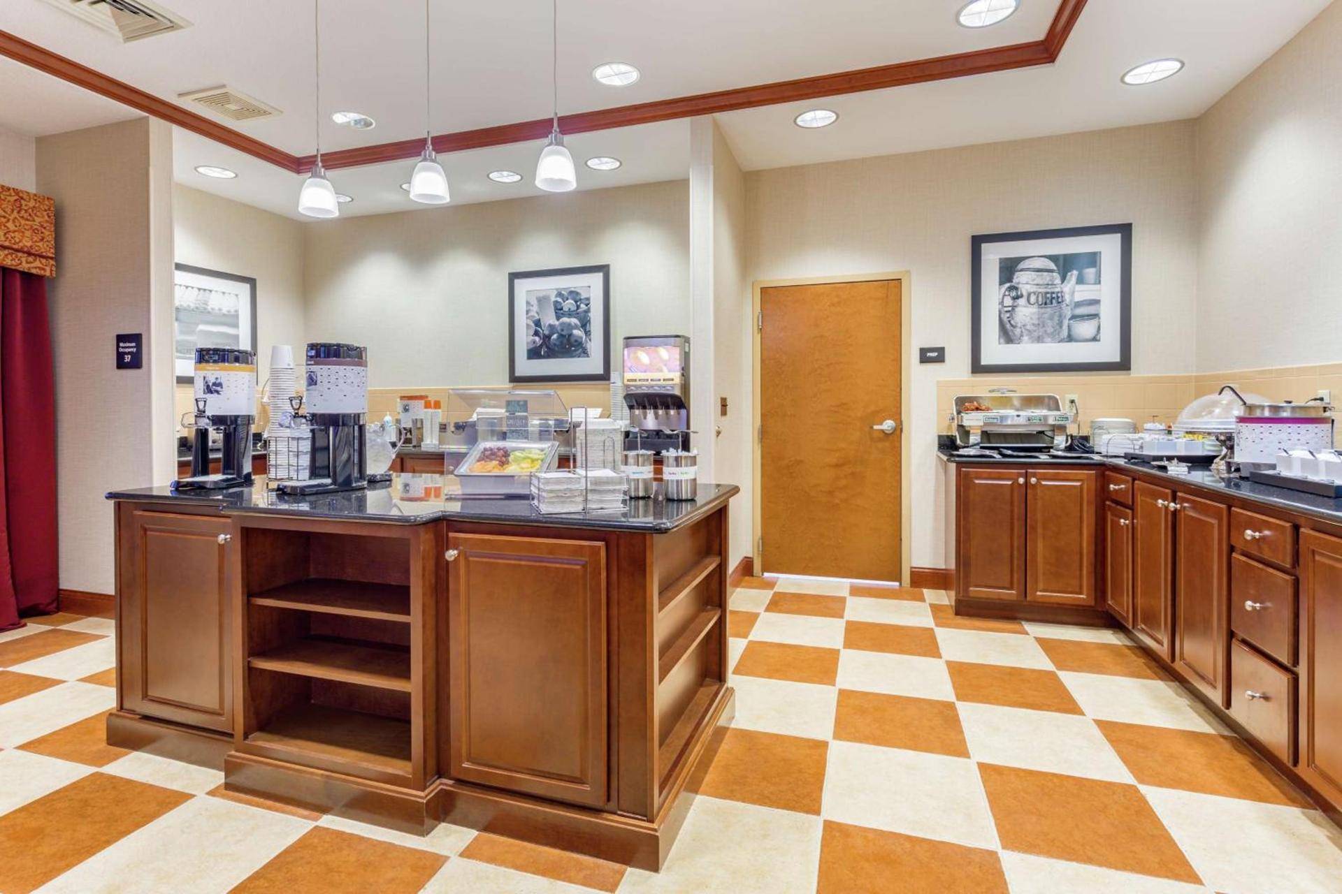 Hampton Inn Auburn photo 8