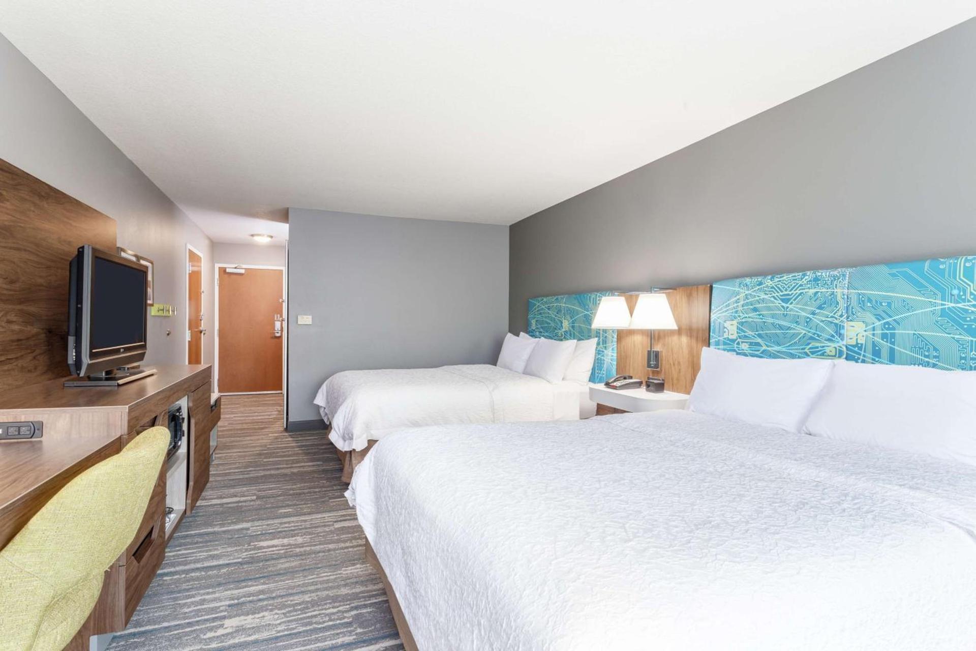 Hampton Inn Auburn photo 12
