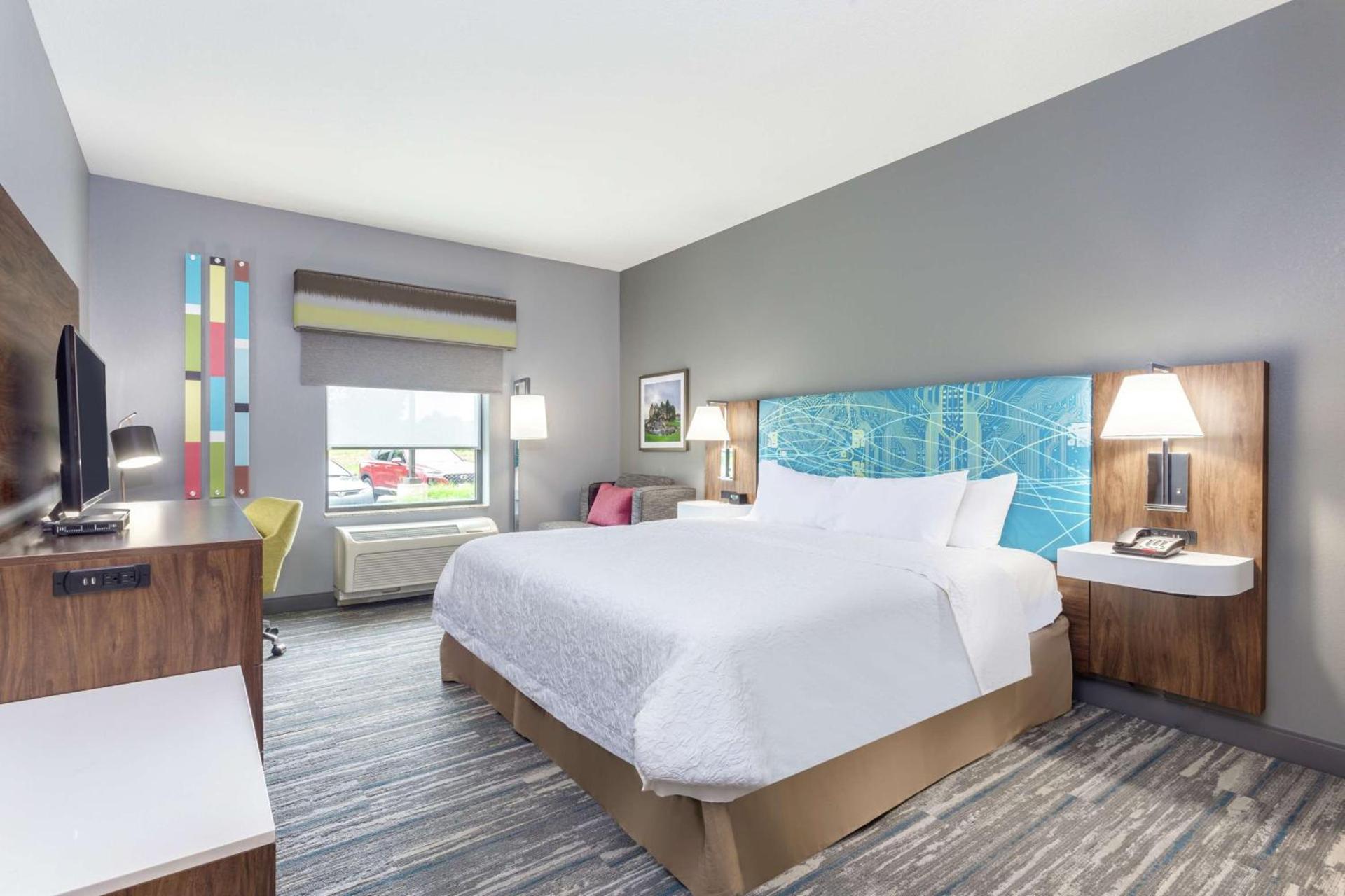 Hampton Inn Auburn photo 16