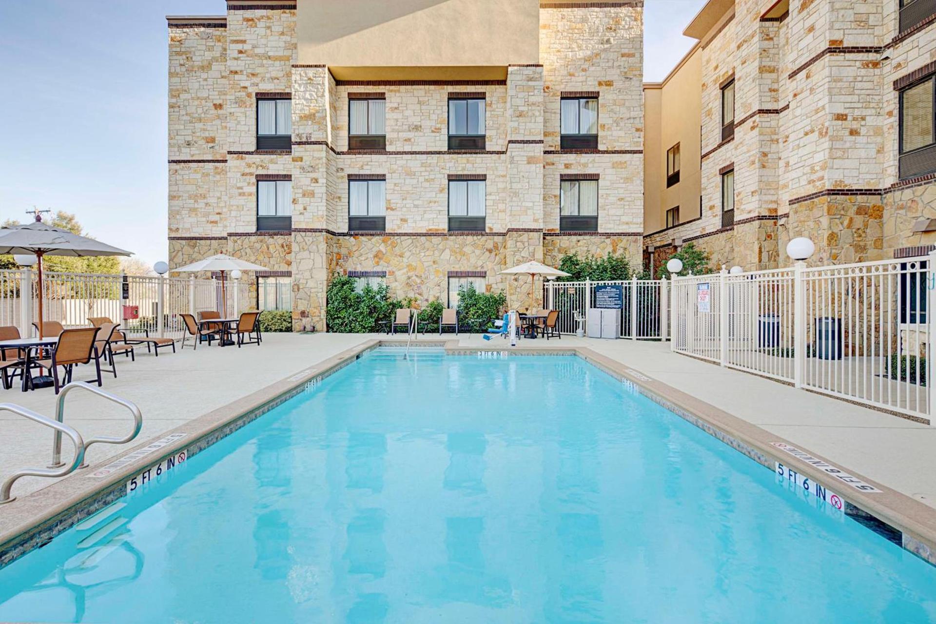 Hampton Inn & Suites - Mansfield photo 4