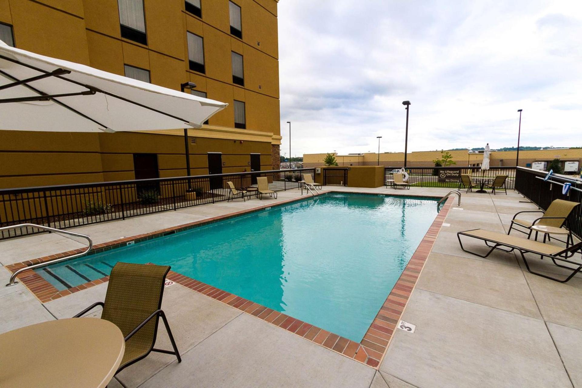 Hampton Inn Fayetteville photo 8