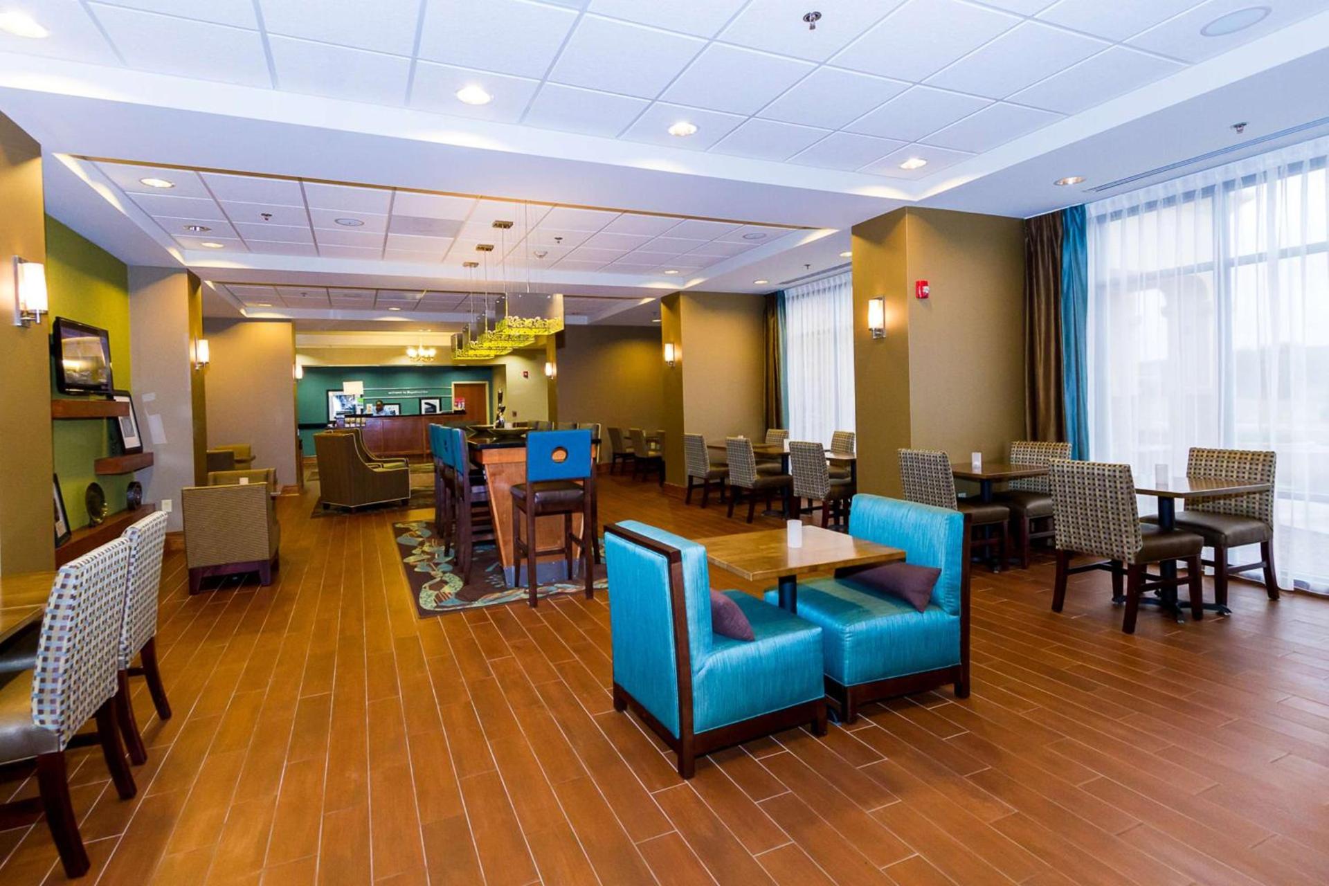 Hampton Inn Fayetteville photo 10