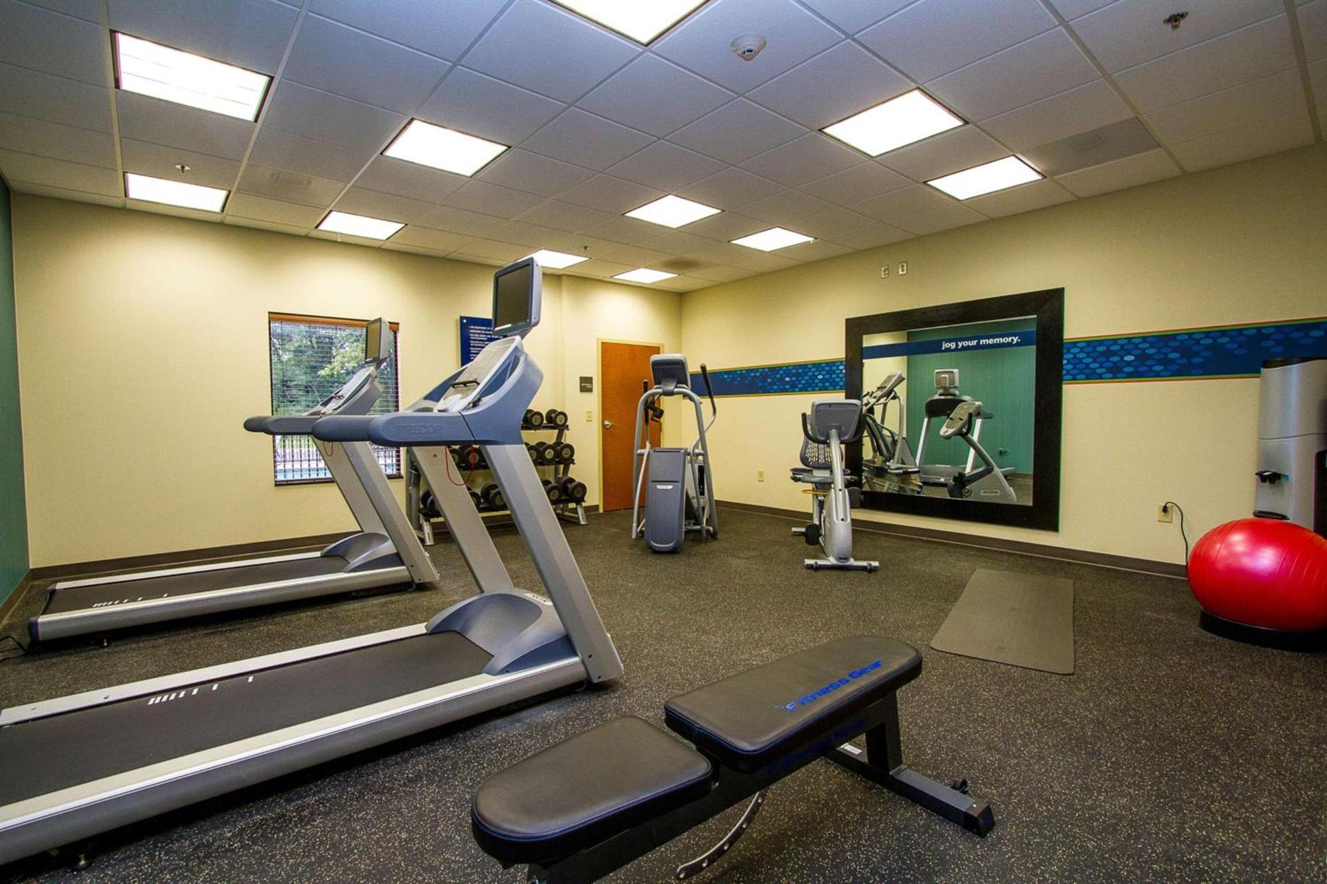 Hampton Inn Fayetteville photo 12